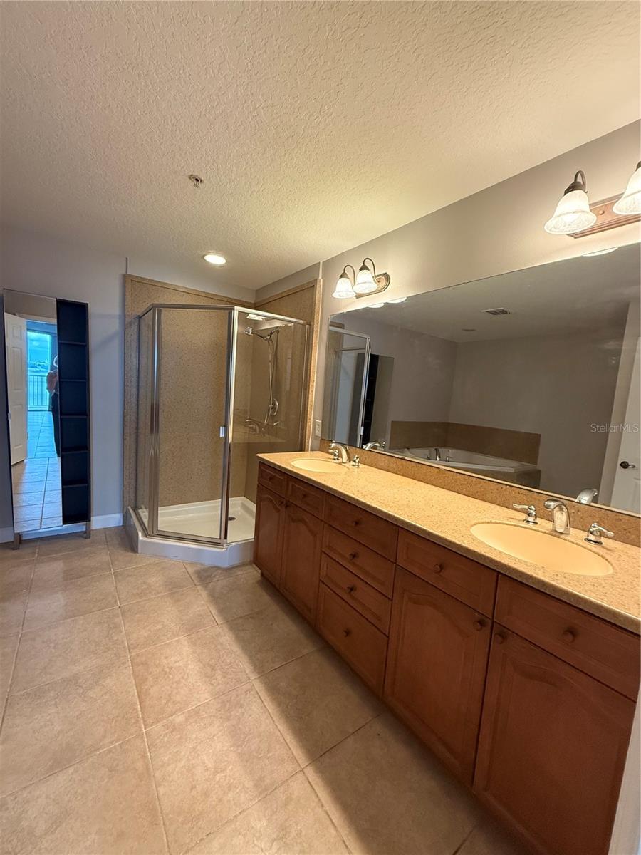 PROMENADE - Residential Lease