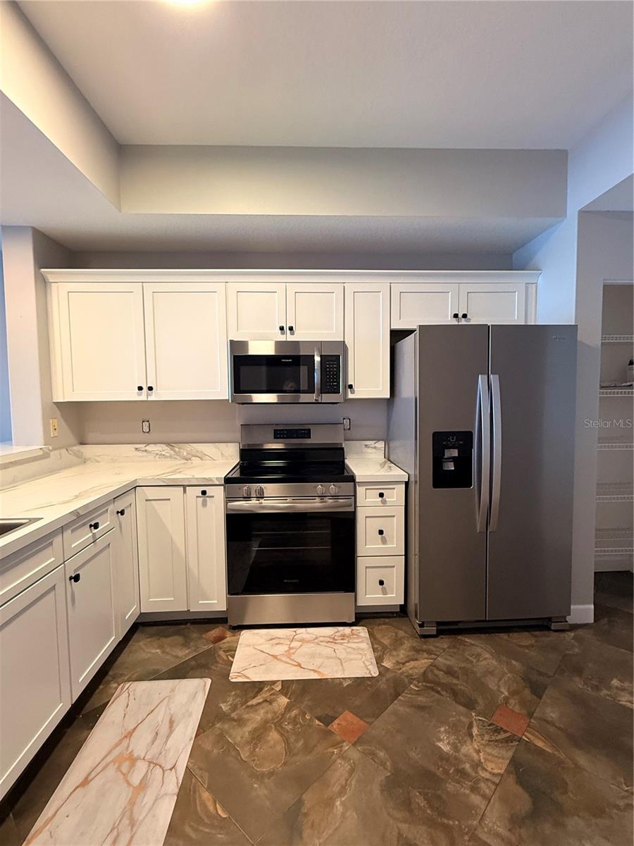 PROMENADE - Residential Lease