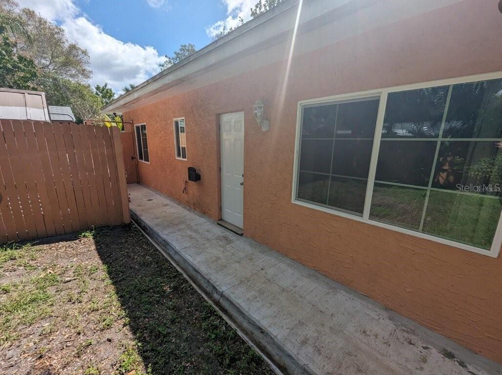 PIPERS GLEN - Residential Lease