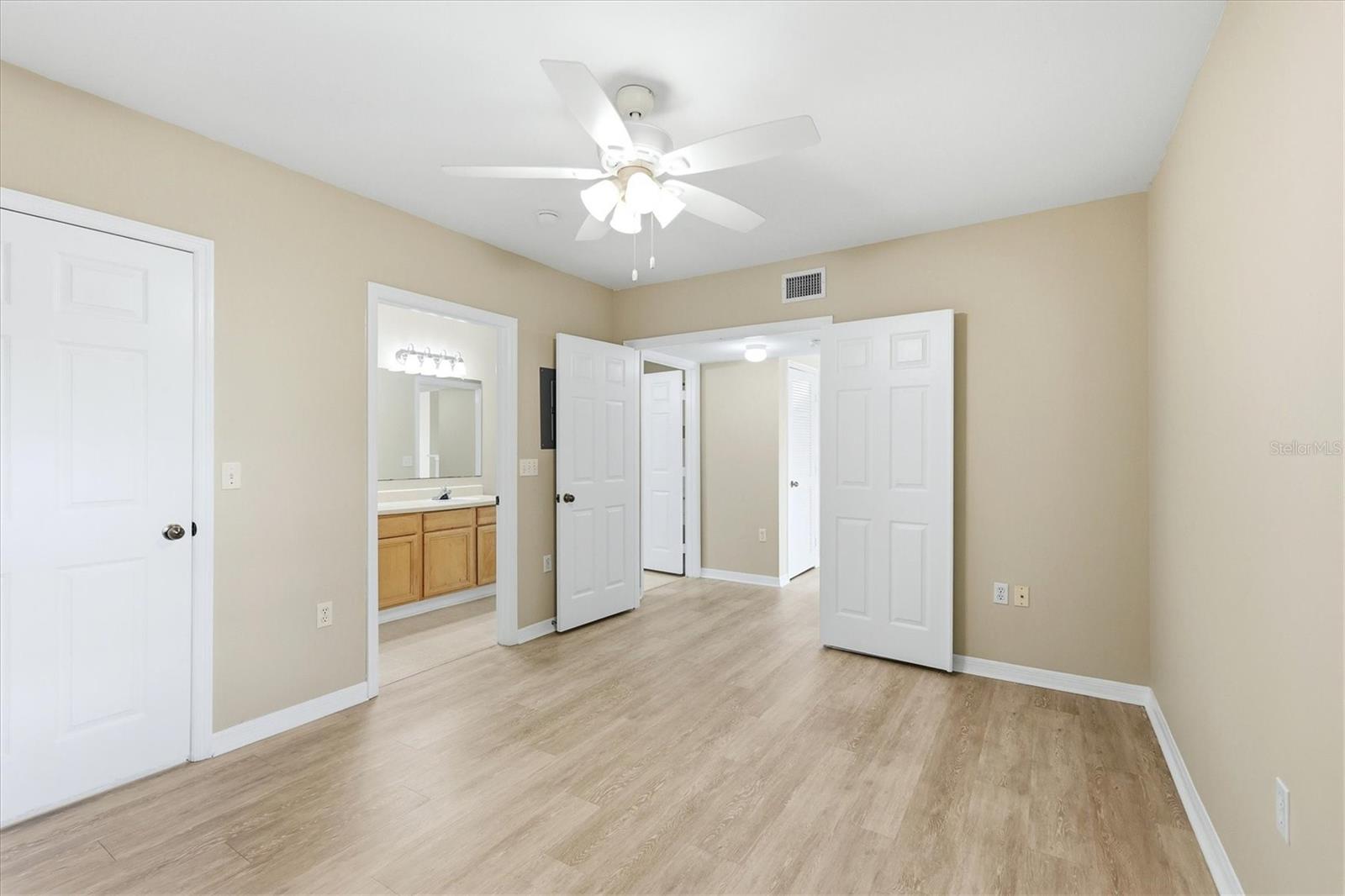 VILLAGIO - Residential Lease