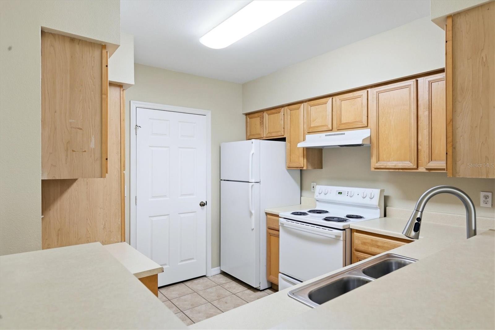 VILLAGIO - Residential Lease