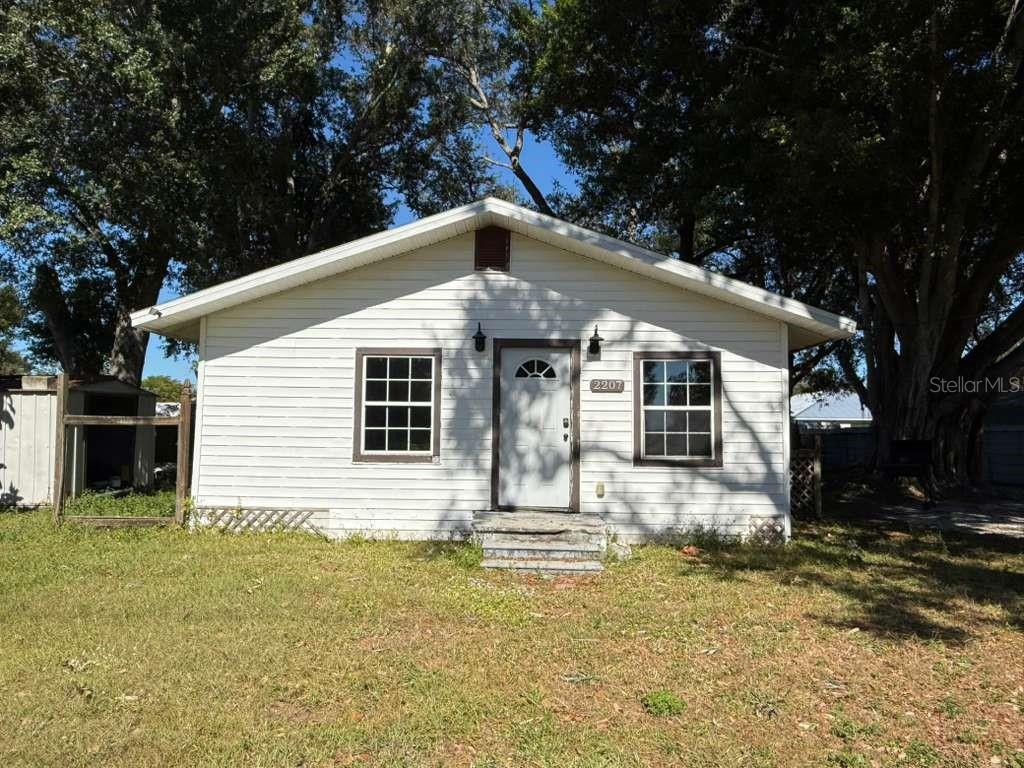 Short Sale. Investor Special! This 2-bedroom, 1-bathroom home presents a fantastic opportunity for investors looking to rehab, flip, or hold. The property is in foreclosure and in need of repairs, offering strong potential for value-add improvements. Featuring a functional layout with well-proportioned bedrooms and a spacious main living area. Conveniently located near major roads, shopping, and local amenities. Sold AS-IS with the right to inspect. Bring your tools and creativity—this is your chance to turn a distressed property into a great investment!