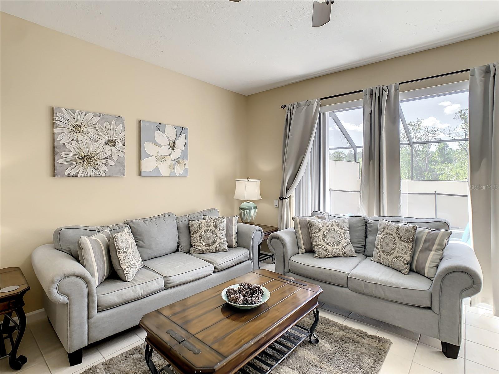 WINDSOR PALMS TWNHMS PH 3A - Residential