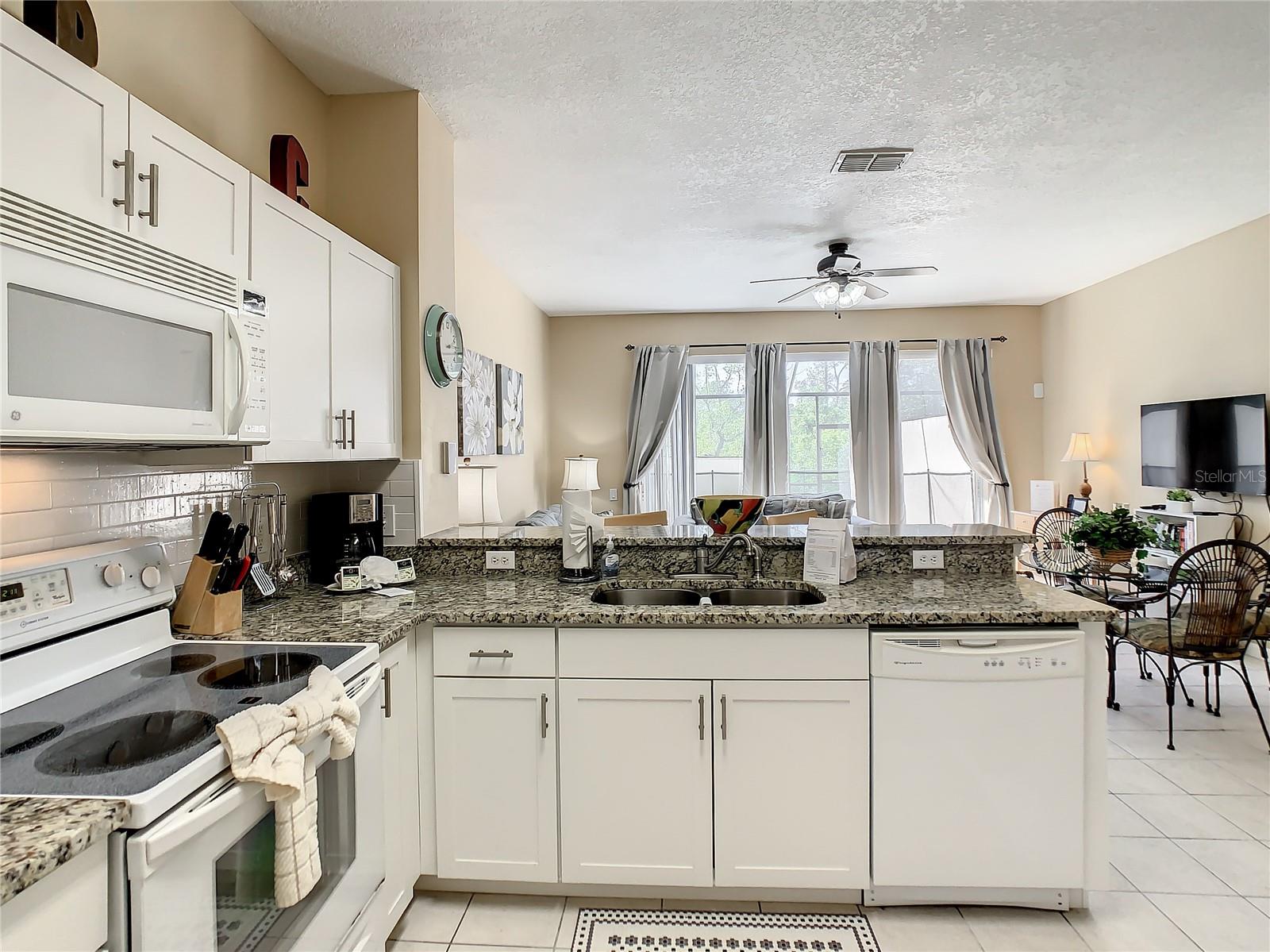 WINDSOR PALMS TWNHMS PH 3A - Residential