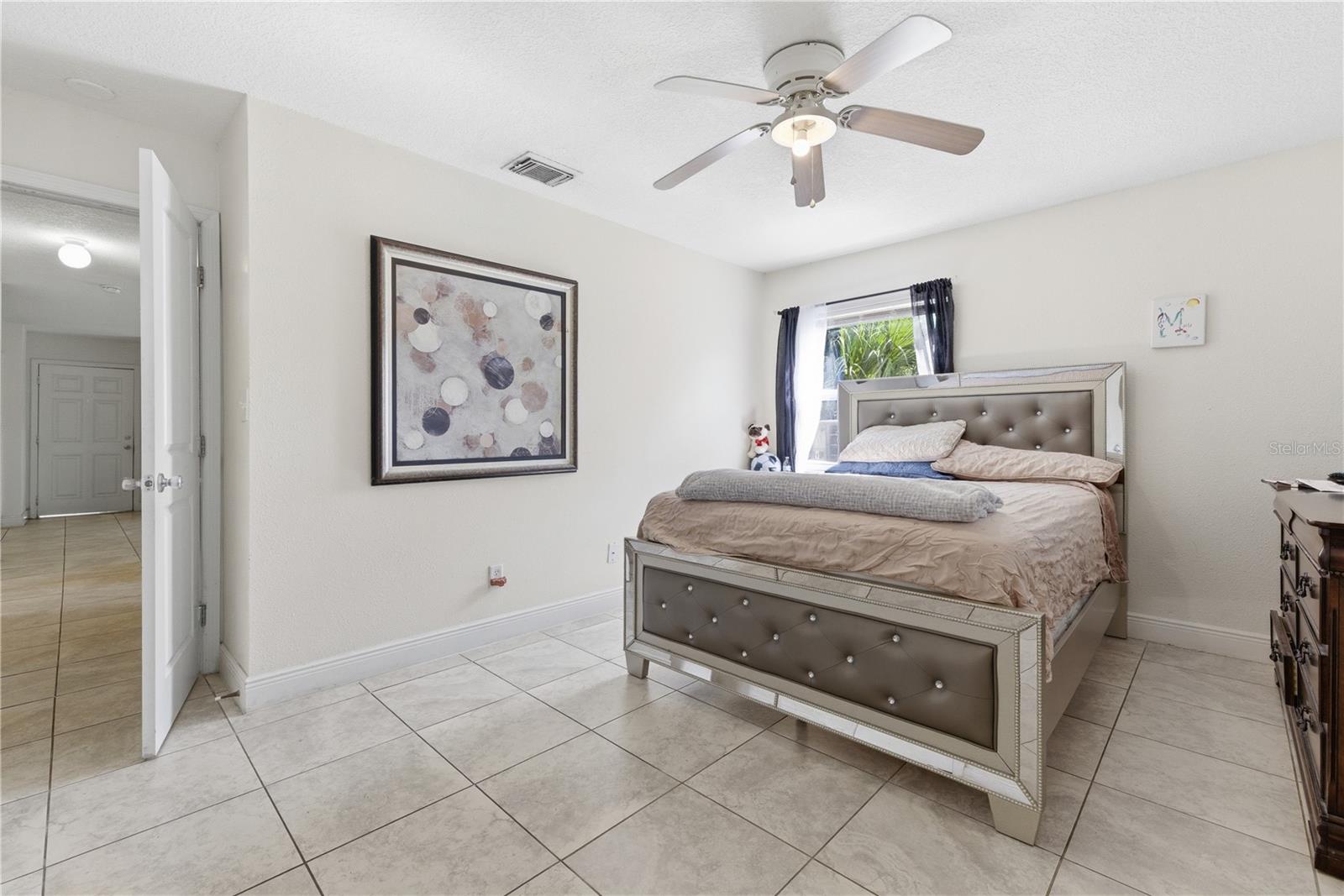 ALHAMBRA COURTS CONDO PH 02 - Residential