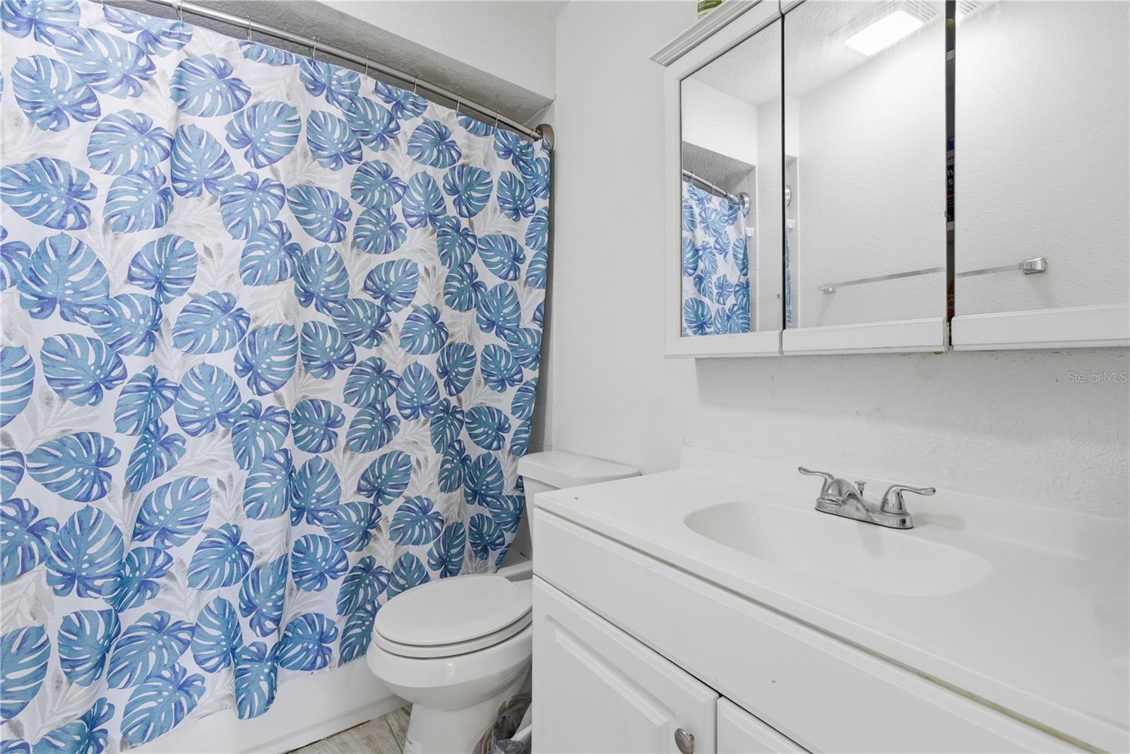 ALHAMBRA COURTS CONDO PH 02 - Residential