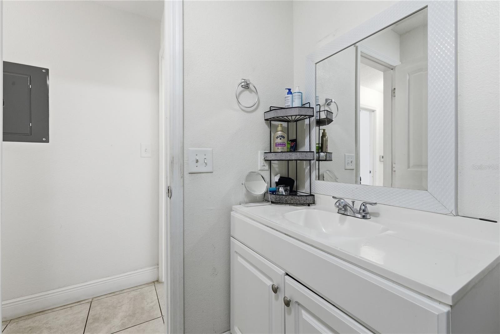 ALHAMBRA COURTS CONDO PH 02 - Residential