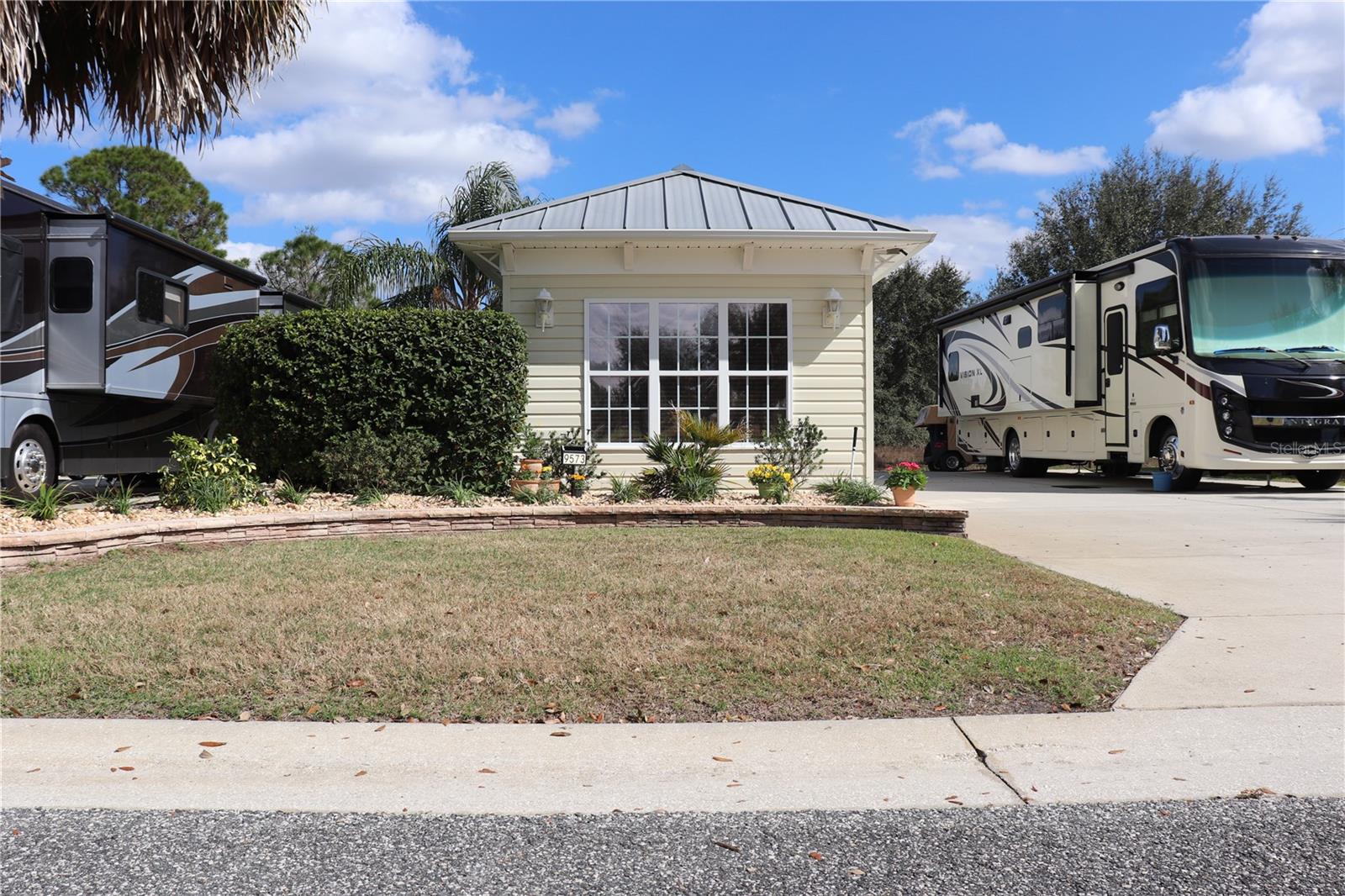 FLORIDA GRANDE MOTOR COACH RESIDENCE - Land