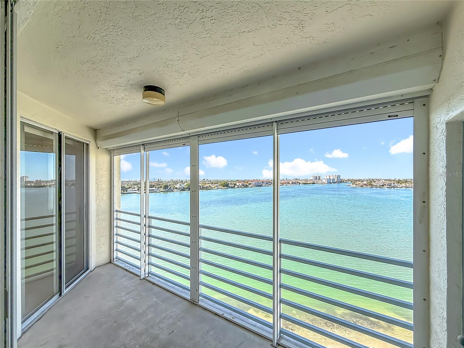 HARBOURSIDE CONDO - Residential