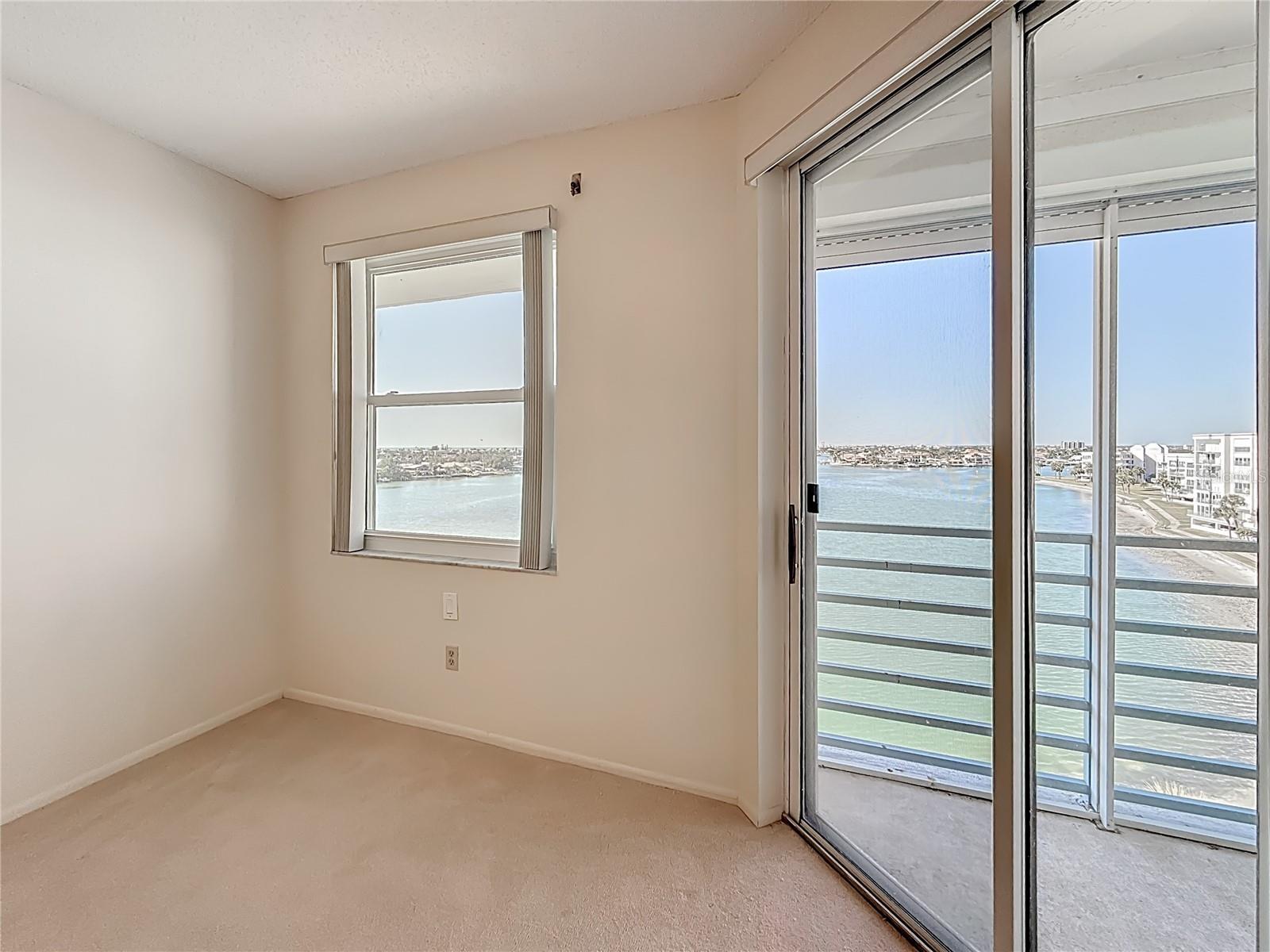 HARBOURSIDE CONDO - Residential