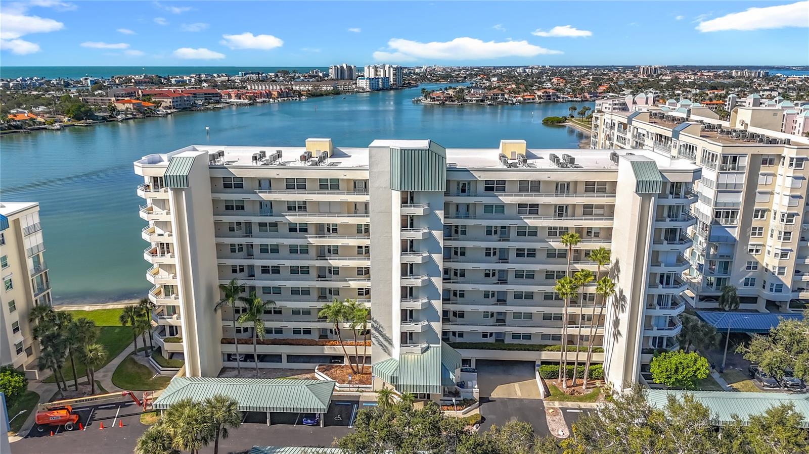 HARBOURSIDE CONDO - Residential