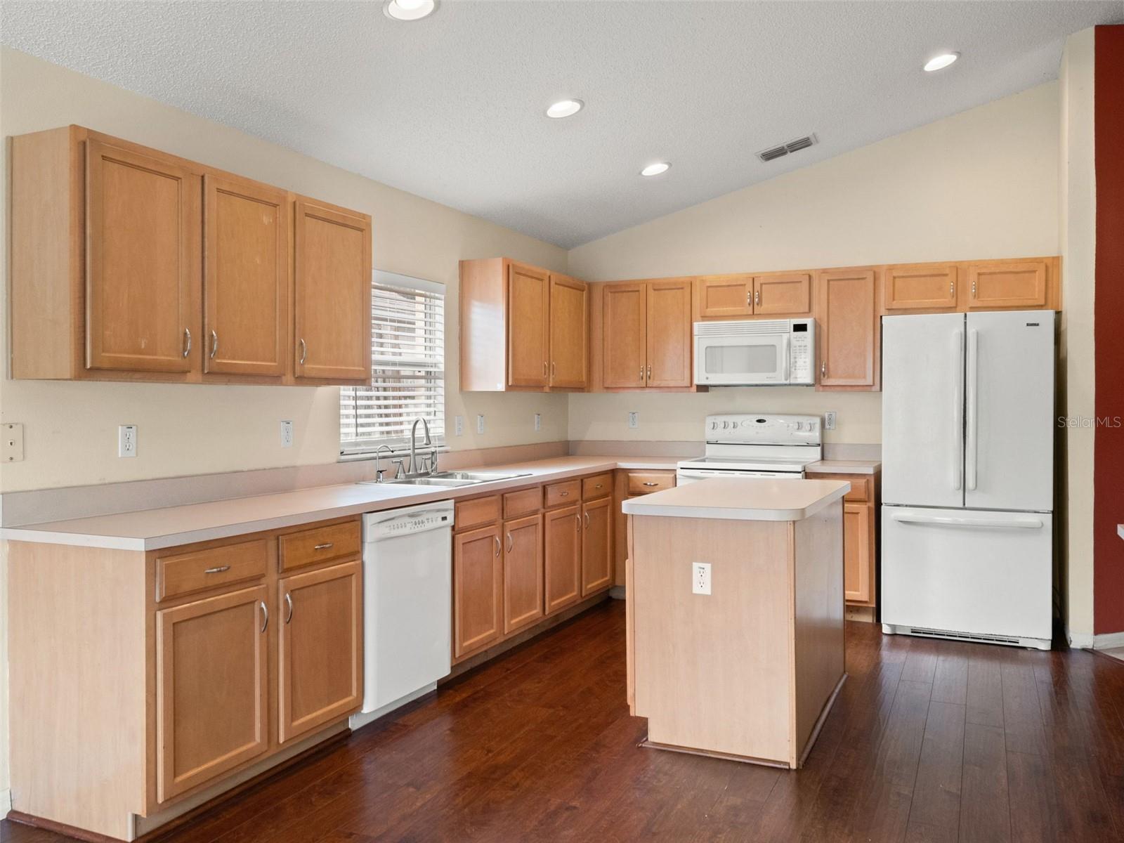 TAVARES CHELSEA OAKS - Residential