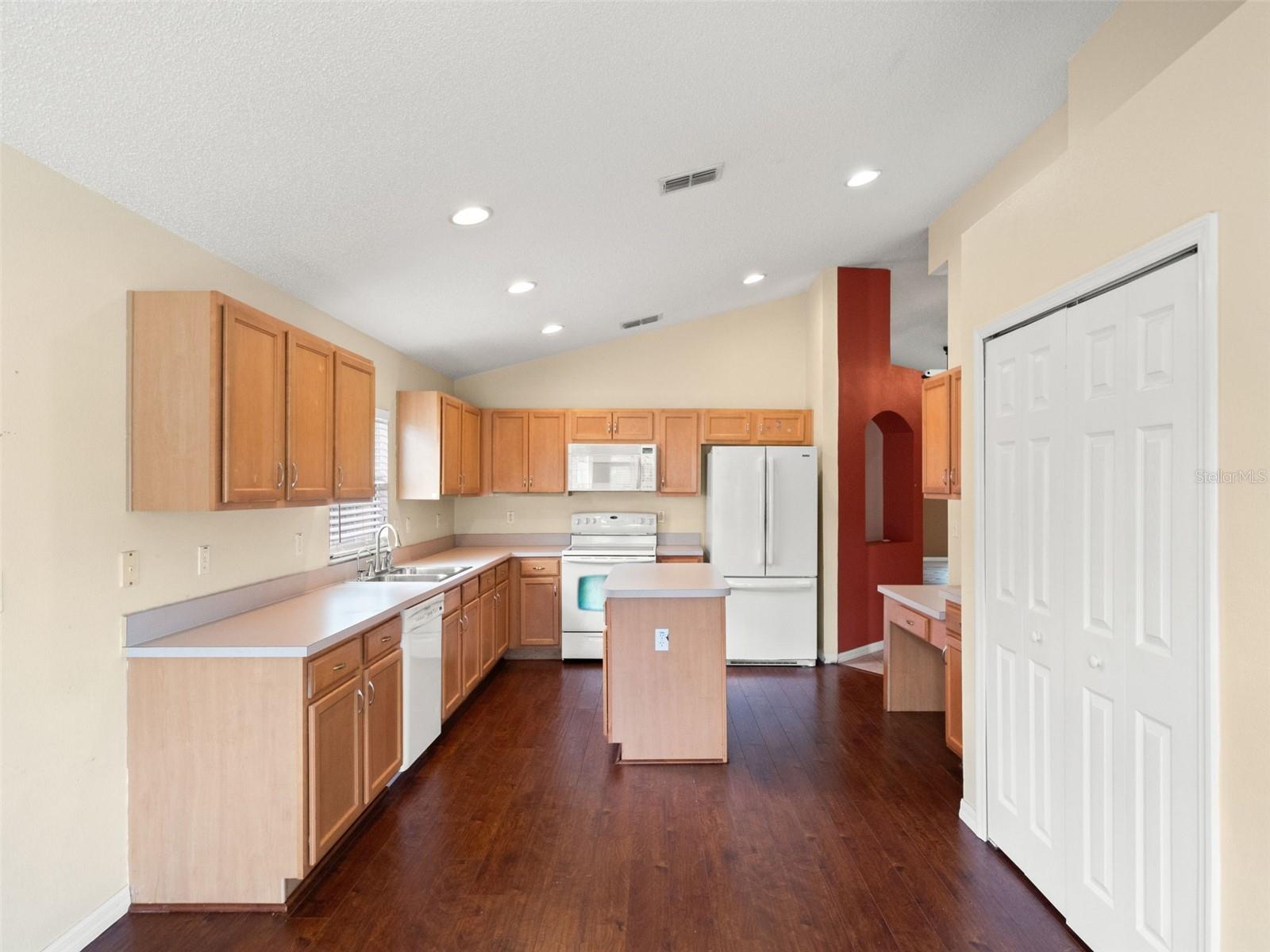 TAVARES CHELSEA OAKS - Residential