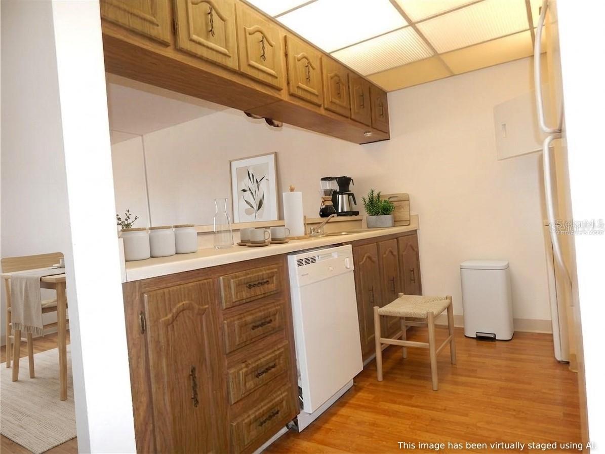 LA CASA CONDO - Residential