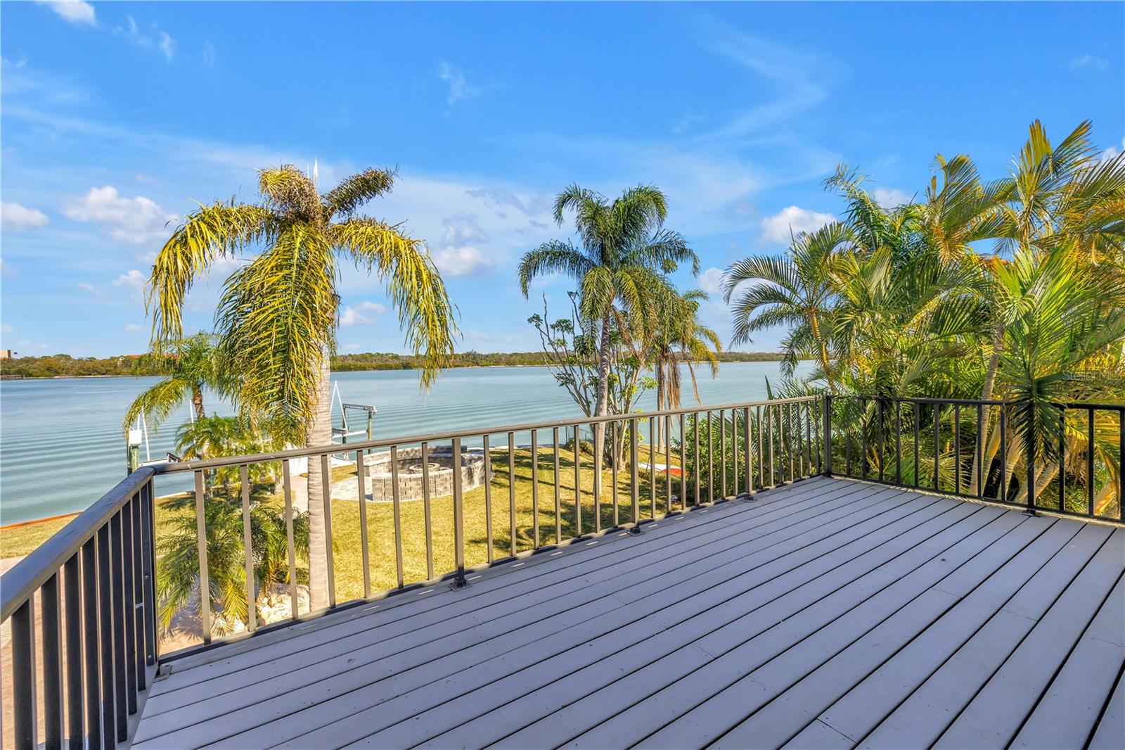 CRYSTAL ISLAND - Residential