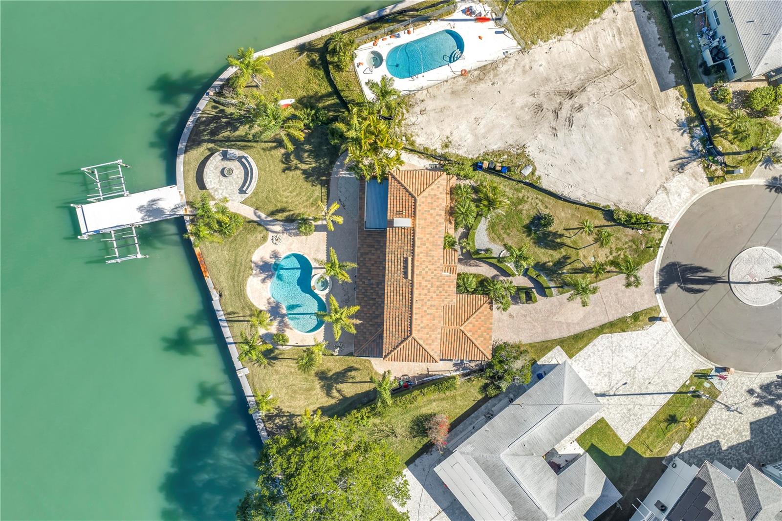 CRYSTAL ISLAND - Residential