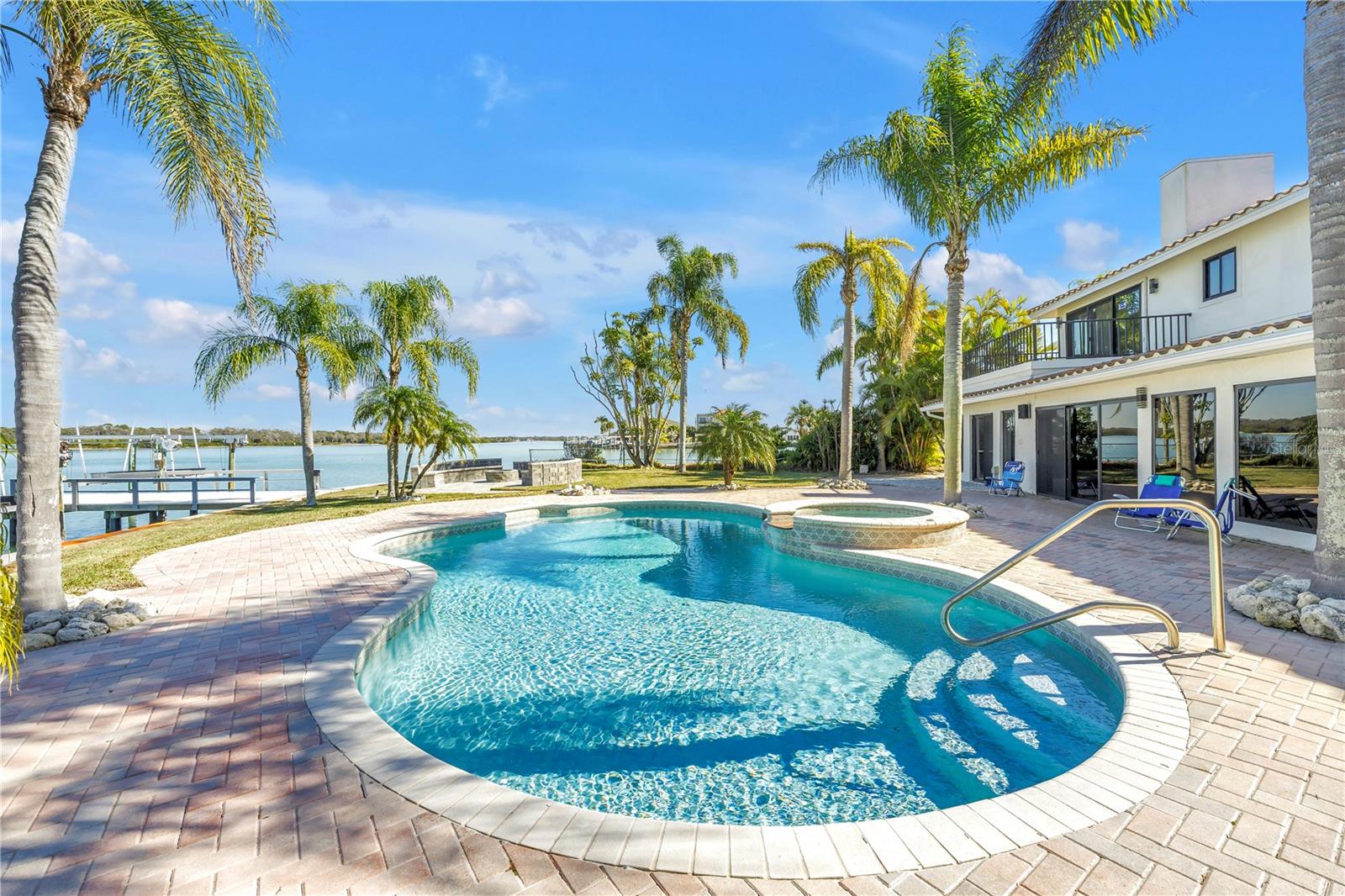 CRYSTAL ISLAND - Residential