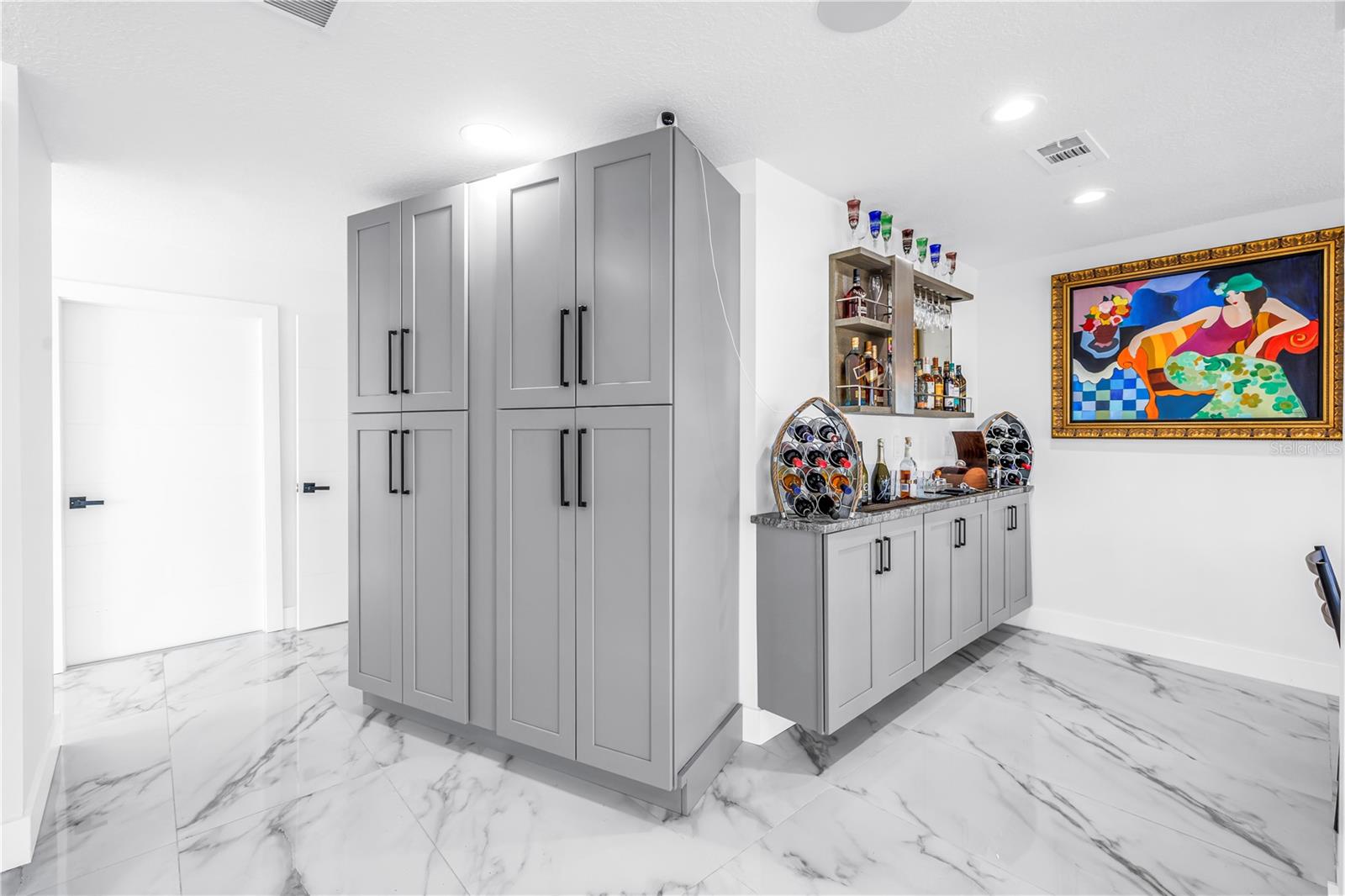 CRYSTAL ISLAND - Residential