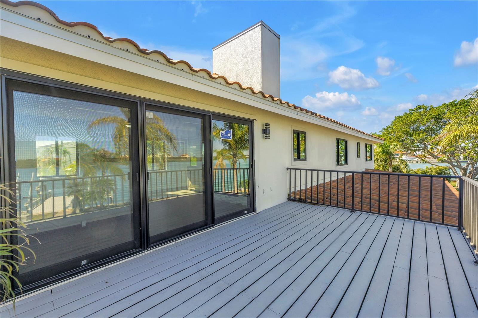 CRYSTAL ISLAND - Residential