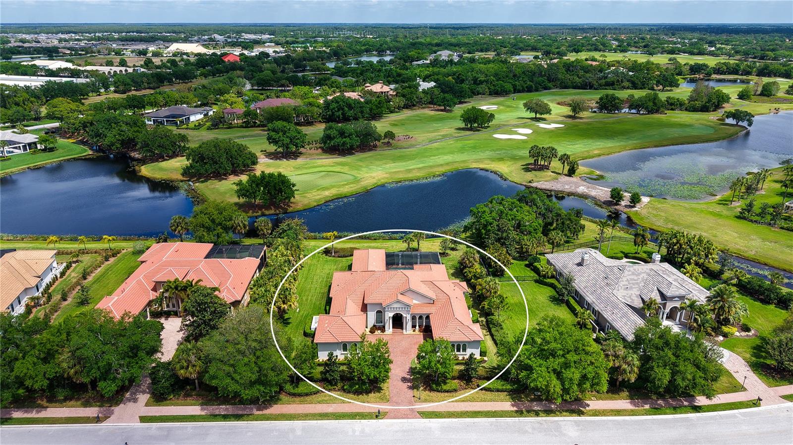 FOUNDERS CLUB - Residential