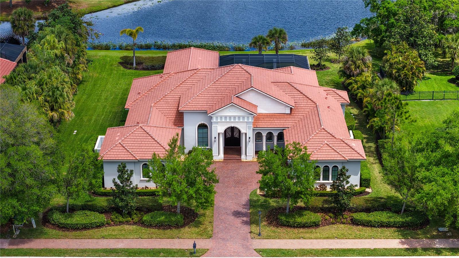 FOUNDERS CLUB - Residential