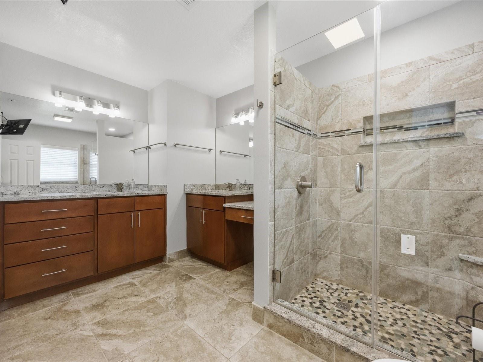 DOVER SHORES SEVENTH ADD - Residential