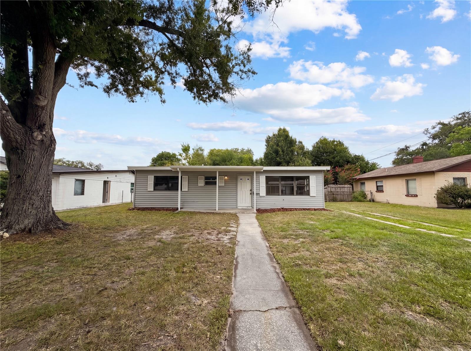 GOLDEN RULE COURT - Residential