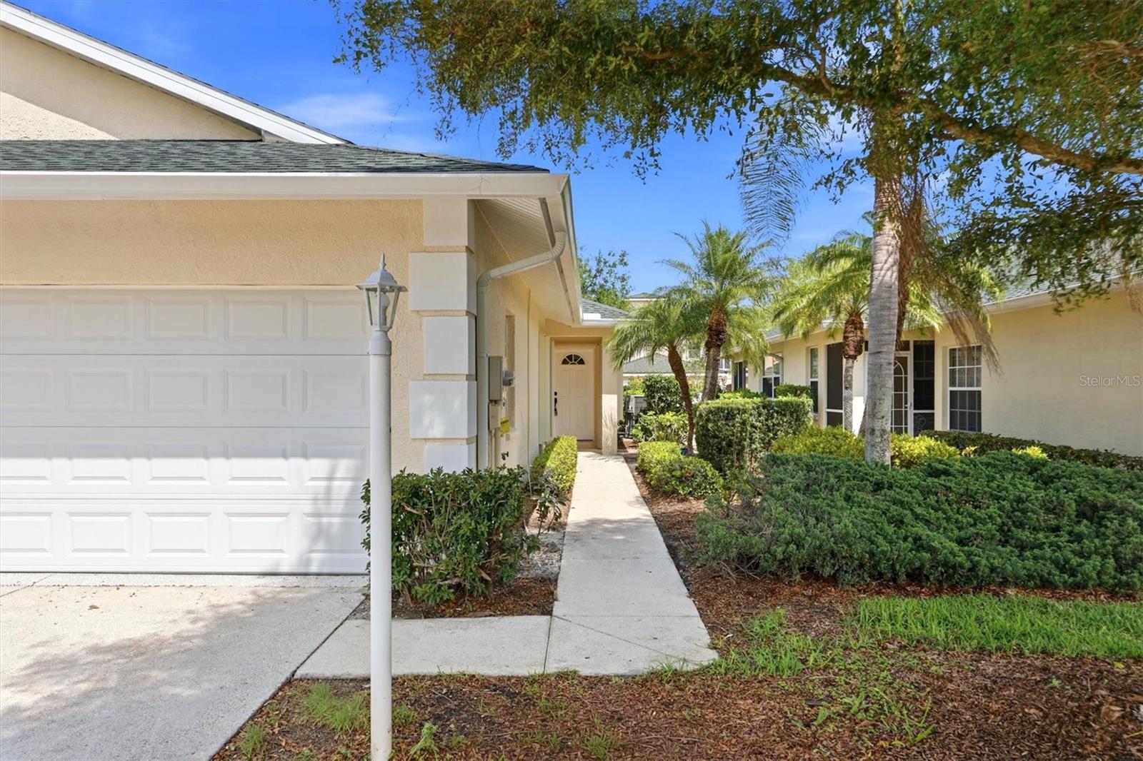 One or more photo(s) has been virtually staged. Feels like new! This beautiful villa has been completely redone with exceptional attention to detail. Featuring brand new cabinets, flooring, walls, bathrooms, and finishes throughout — truly everything has been updated modern, move-in ready home.

This highly desirable 2-bedroom, 2-bath villa in Auburn Cove offers an open and bright layout filled with natural light, spacious living areas, and generously sized bedrooms and bathrooms. The expansive lanai provides the perfect space to relax and enjoy indoor-outdoor living.

The home also includes a new air conditioning system and roof, adding peace of mind for years to come.

Ideally located just minutes from Venice, shopping, dining, and the beautiful Gulf beaches. Enjoy close proximity to Capri Isles Golf Club and Waterford Golf Club, as well as a short drive to the North and South Jetty — perfect for fishing, boating, and dolphin watching along the Intracoastal waters. Only 10 minutes to Wellen Park and the Atlanta Braves Spring Training Stadium.

This is a rare opportunity to own a fully updated villa in a prime location!