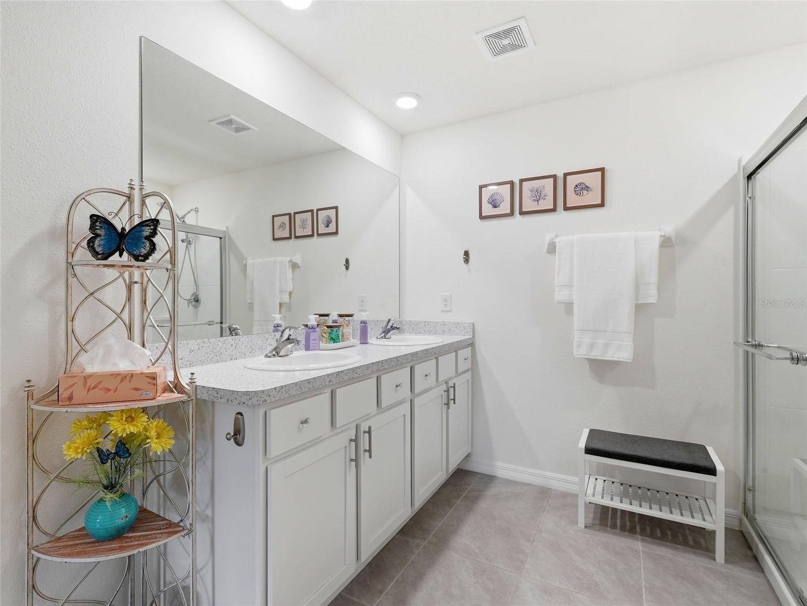 SILVERSTONE NORTH PH IC & ID - Residential