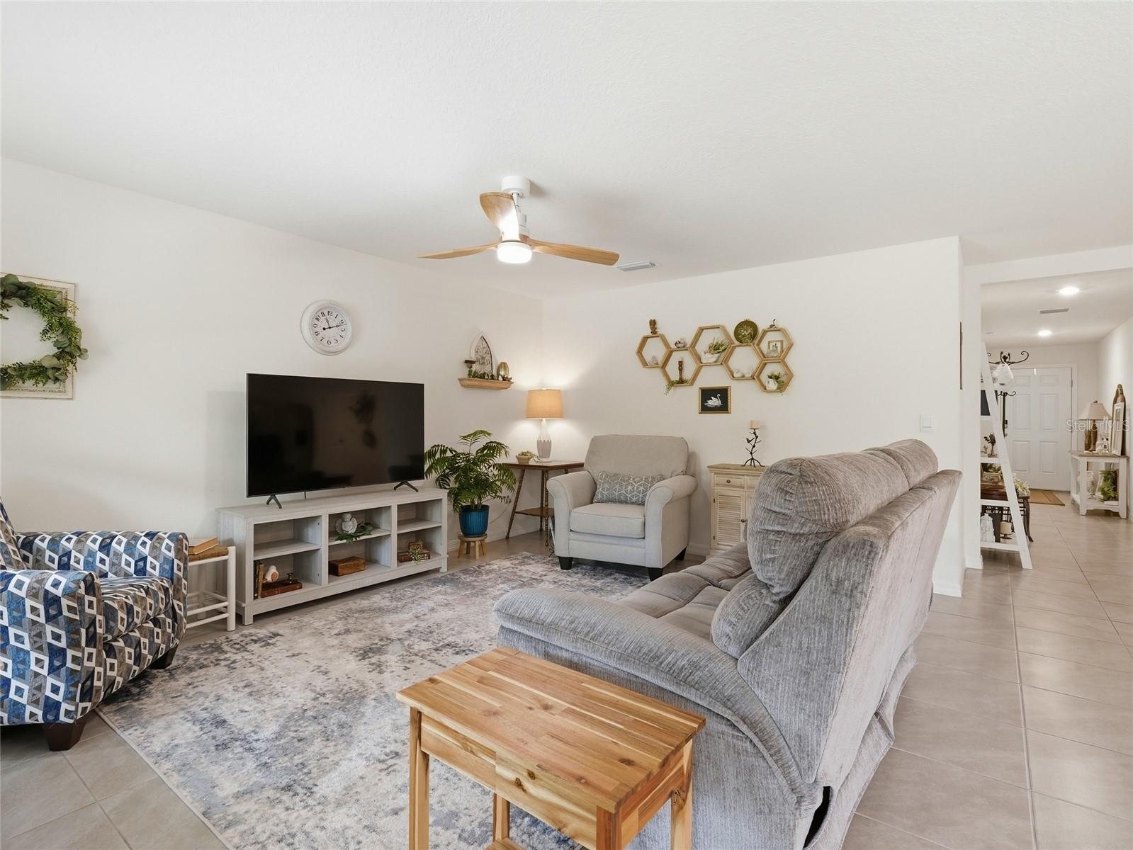 SILVERSTONE NORTH PH IC & ID - Residential