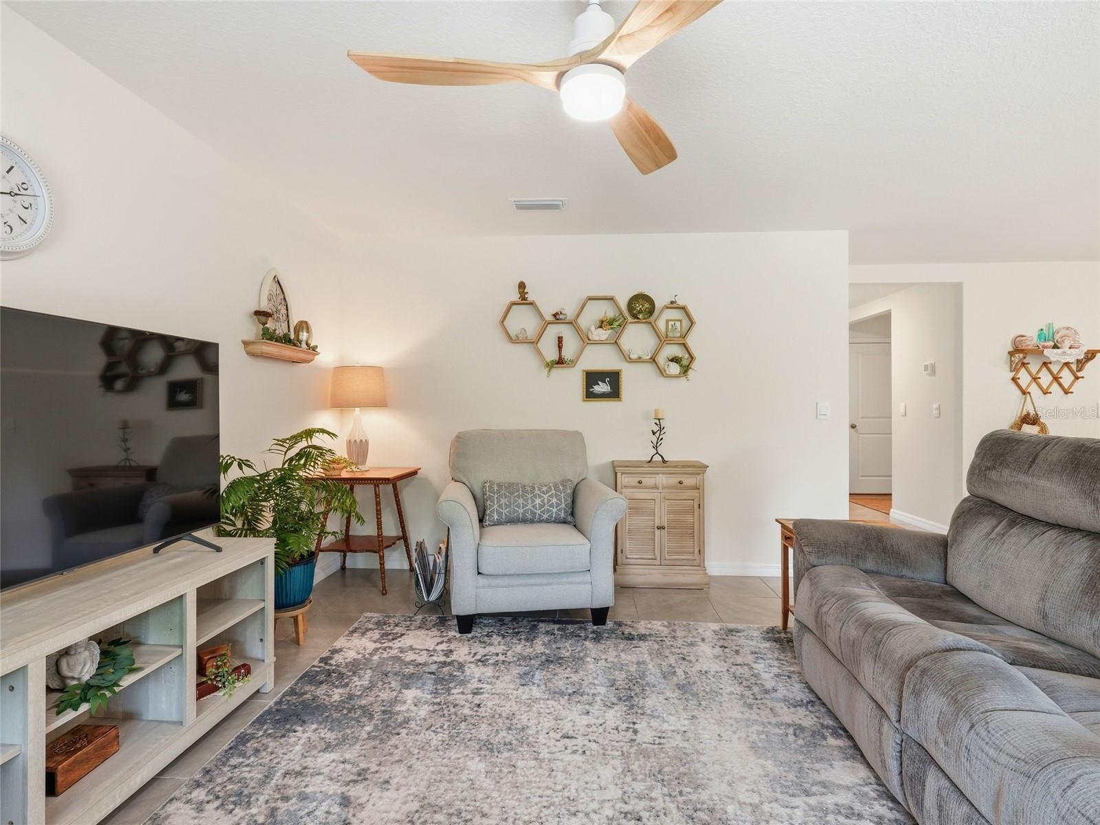 SILVERSTONE NORTH PH IC & ID - Residential