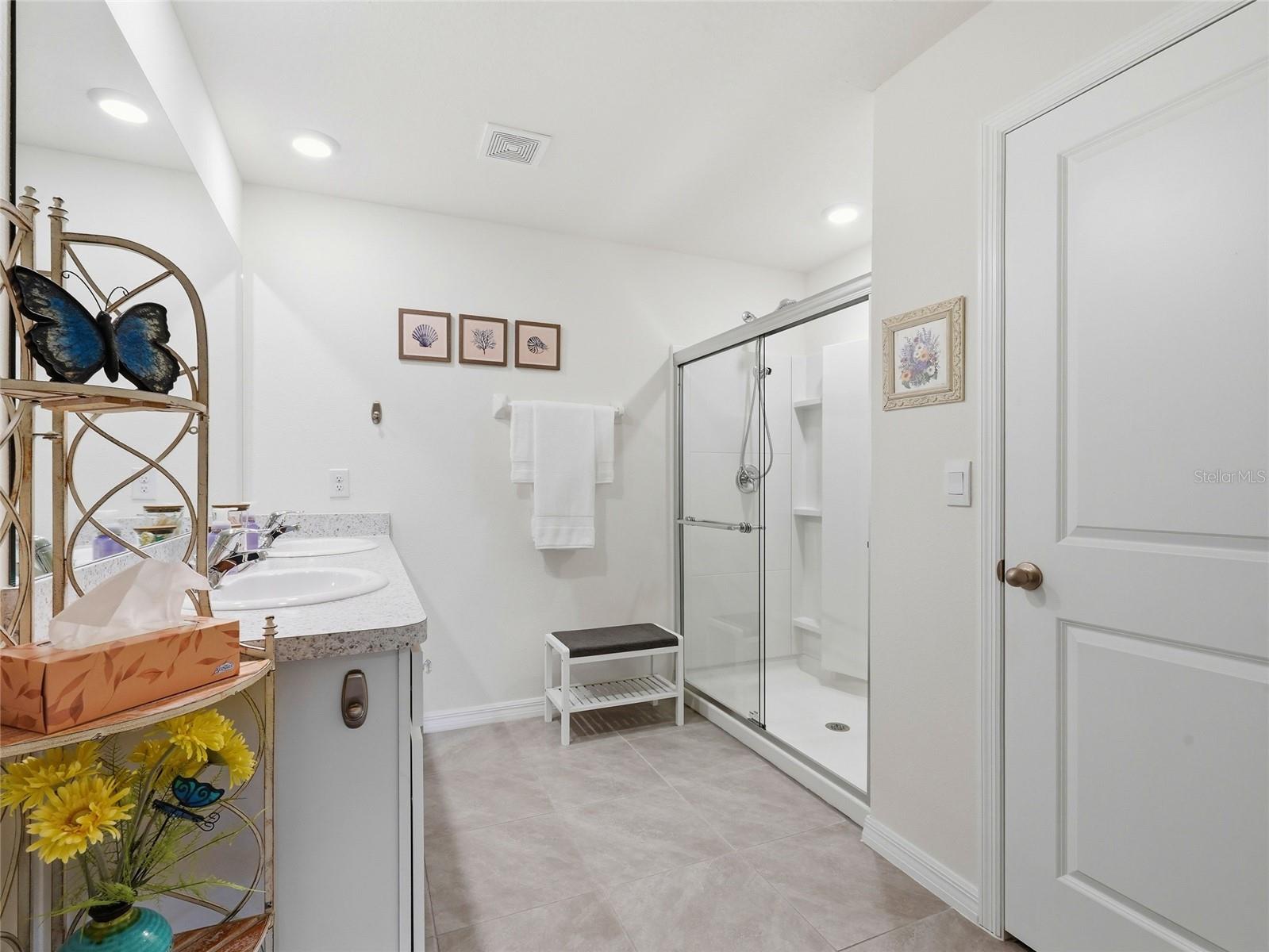 SILVERSTONE NORTH PH IC & ID - Residential
