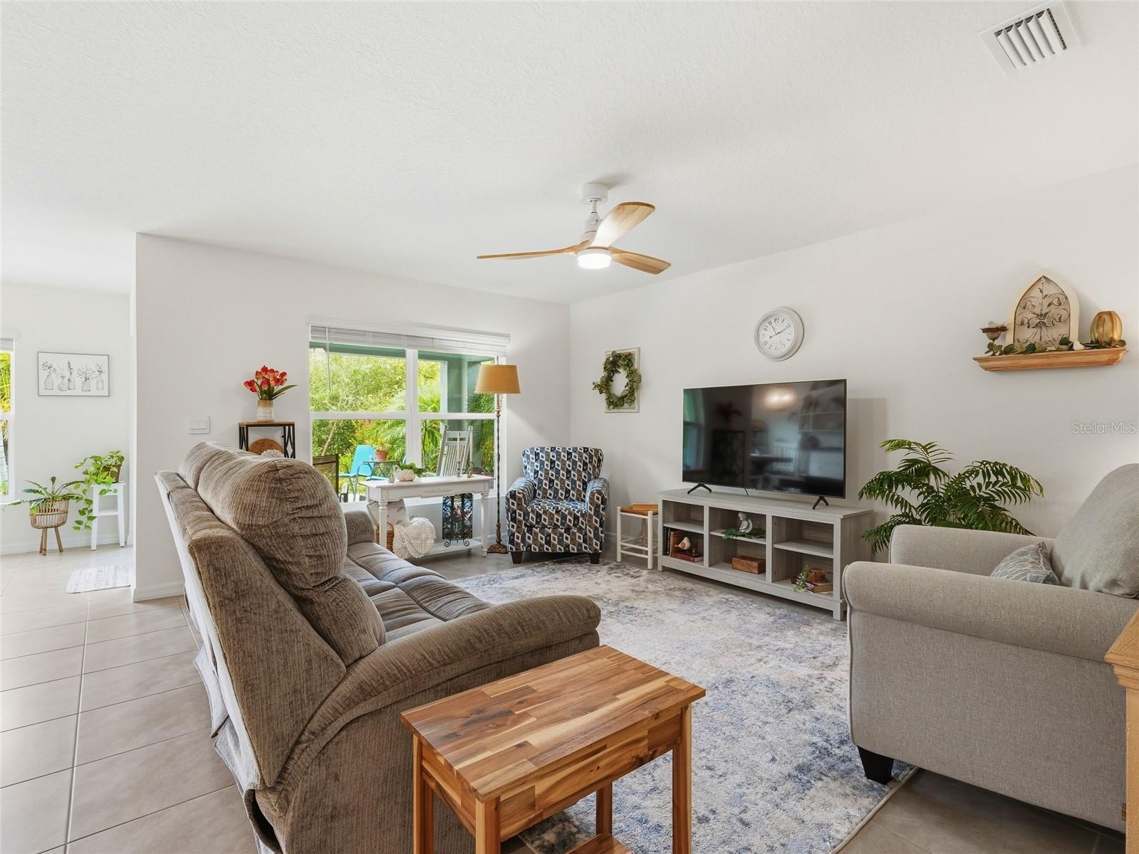 SILVERSTONE NORTH PH IC & ID - Residential