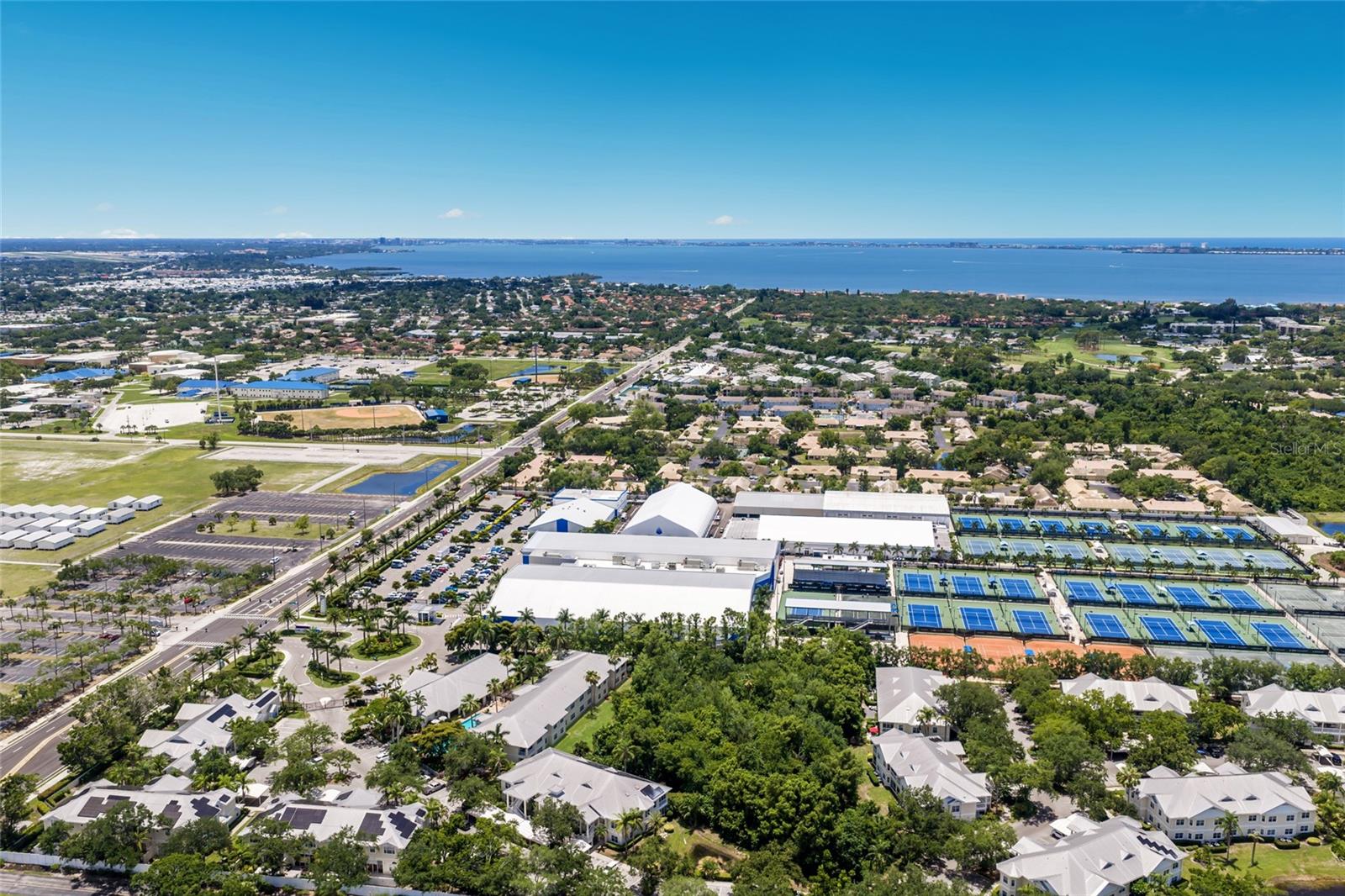 ACADEMY RESORT LODGE - Residential