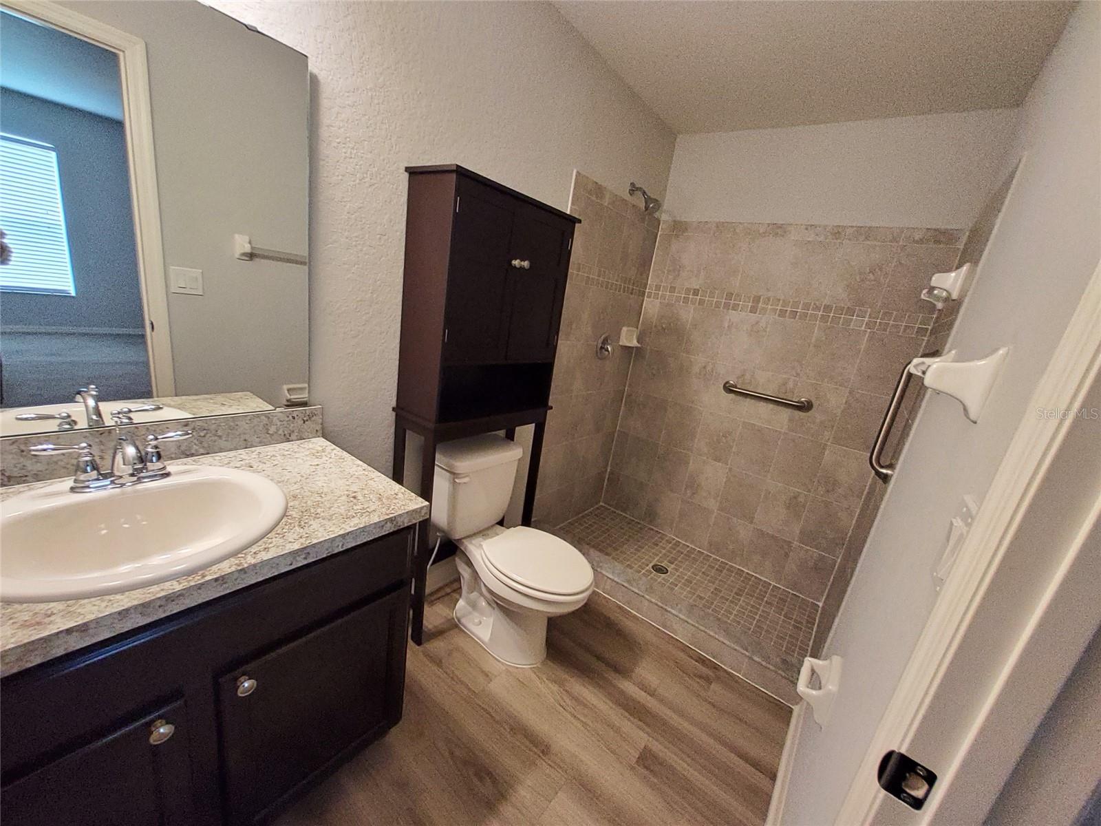 LAKE SMART ESTATES - Residential Lease