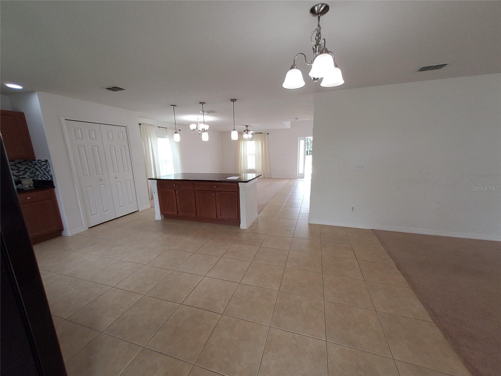 LAKE SMART ESTATES - Residential Lease