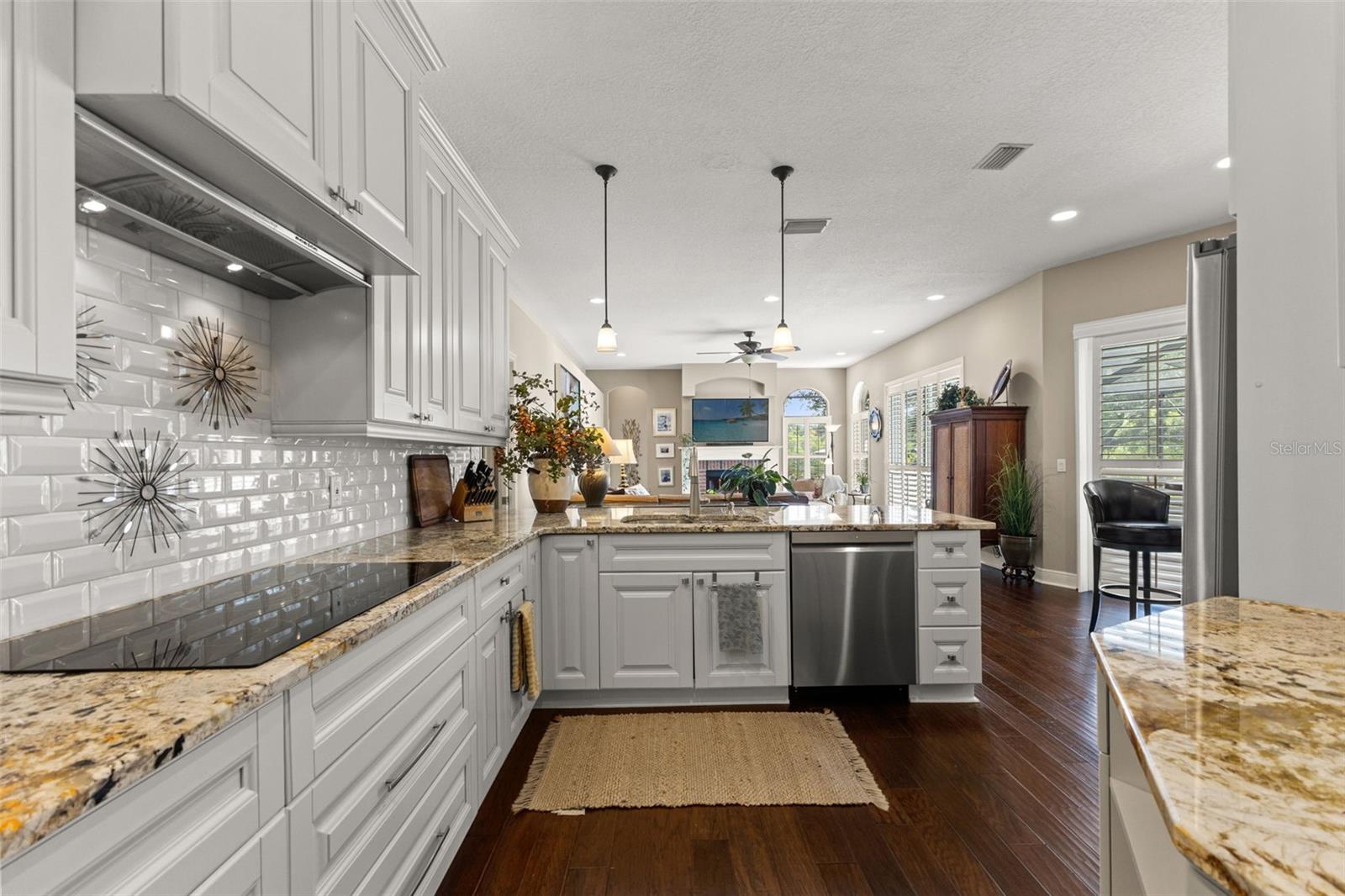 CASEY LAKE MANORS LOT 25 - Residential
