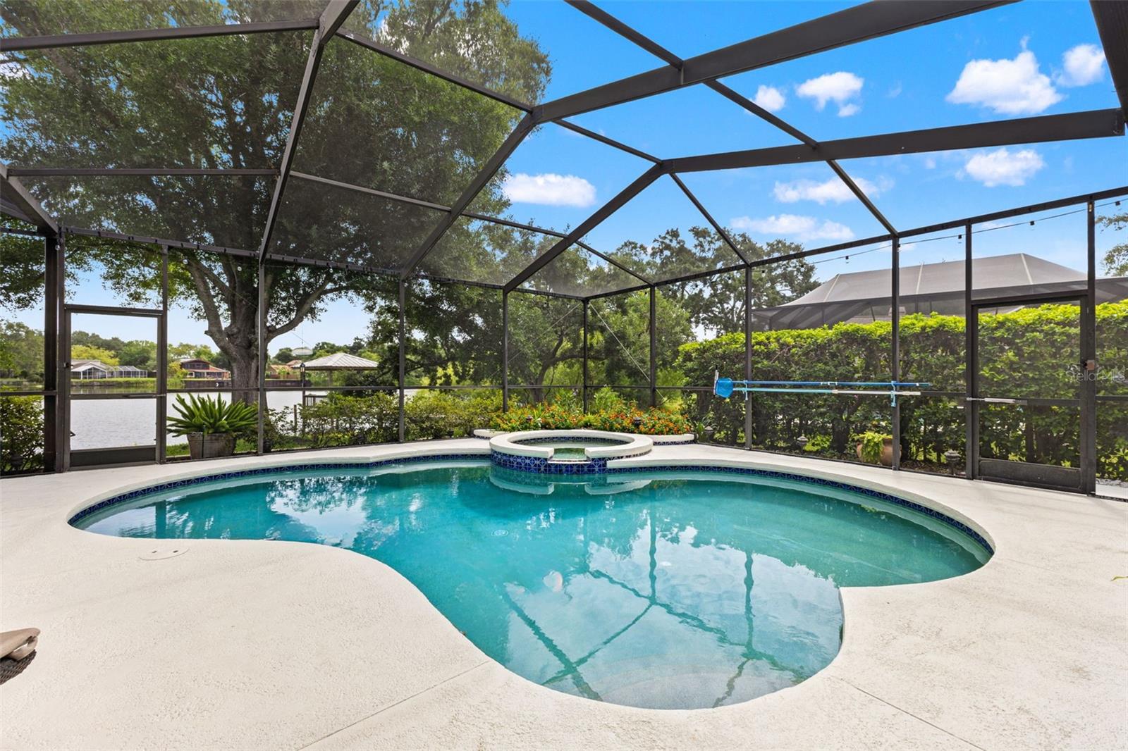 CASEY LAKE MANORS LOT 25 - Residential