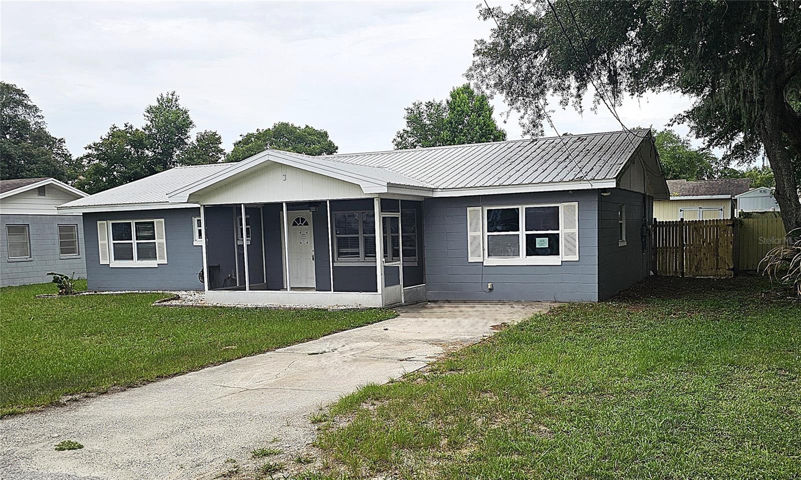 JOANNA SHORES - Residential