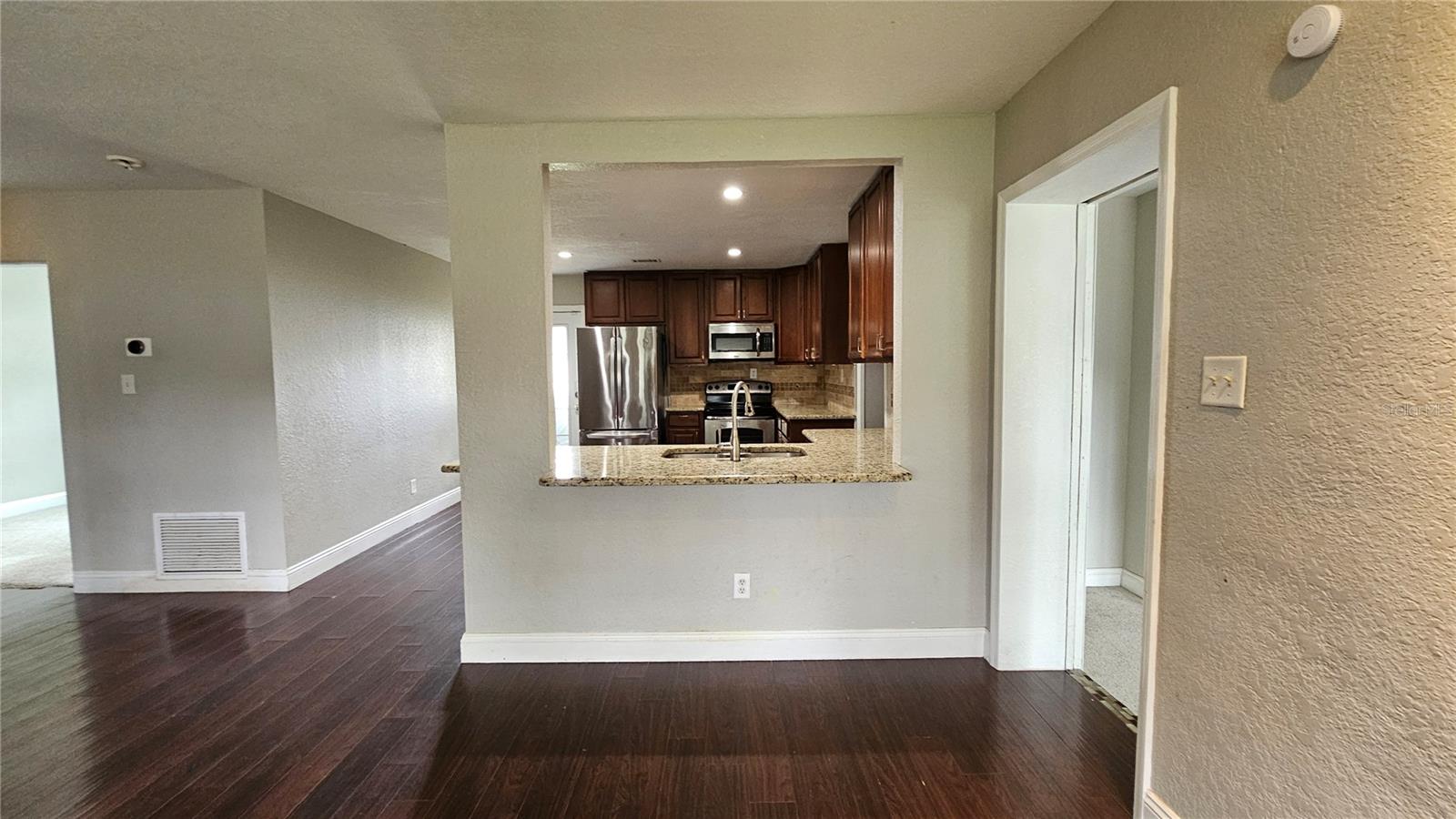 JOANNA SHORES - Residential