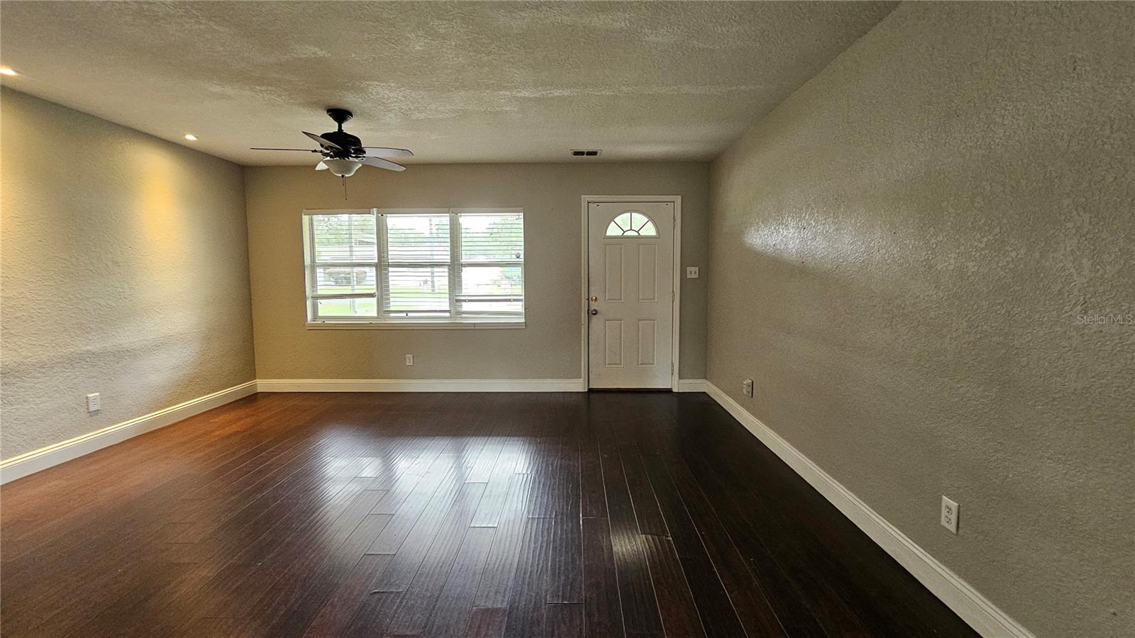 JOANNA SHORES - Residential
