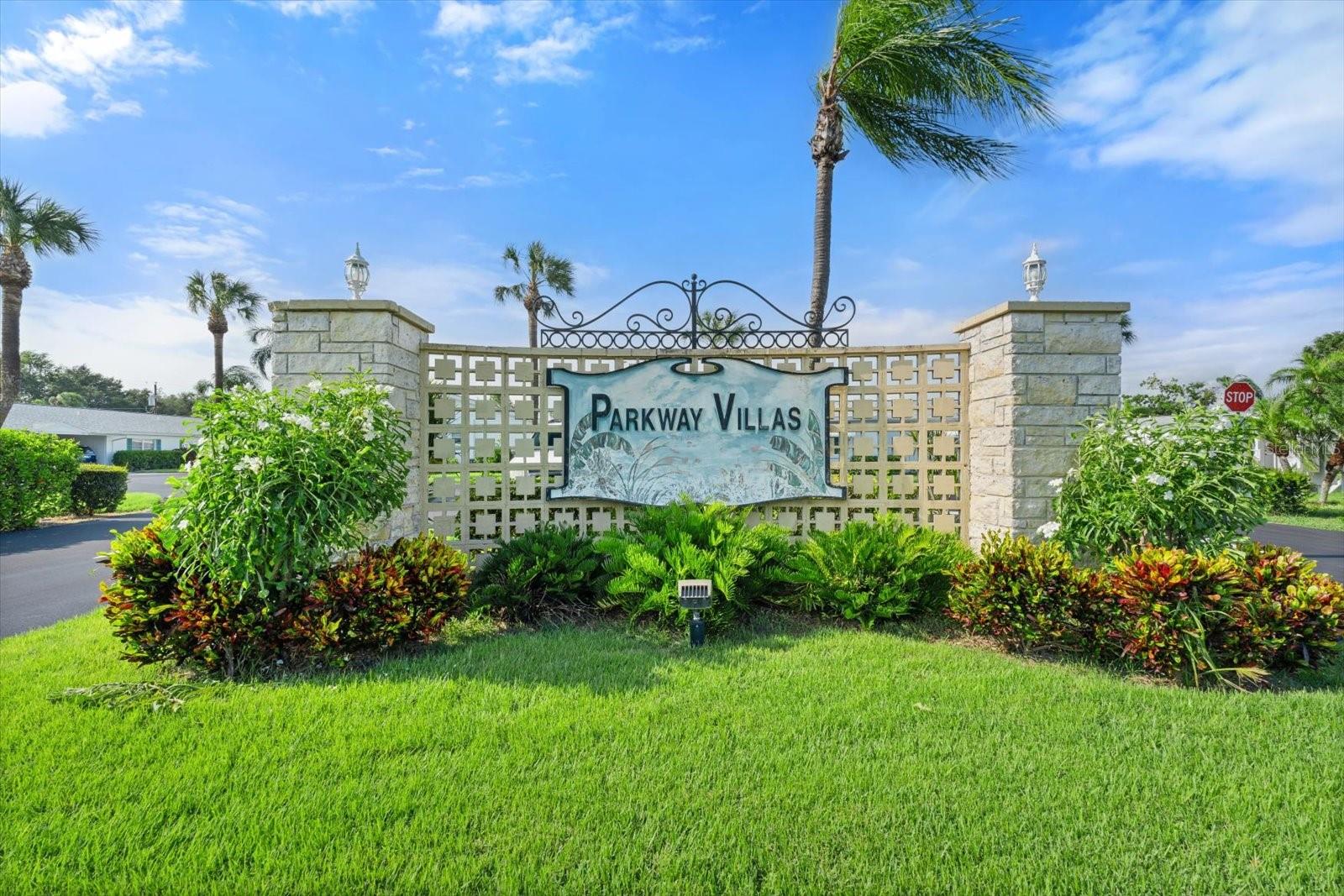 PARKWAY VILLAS CONDO UN 6 - Residential