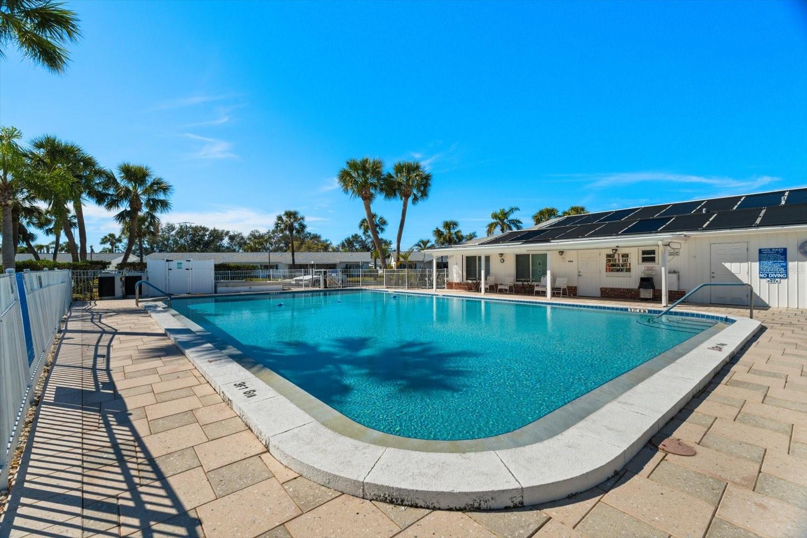 PARKWAY VILLAS CONDO UN 6 - Residential