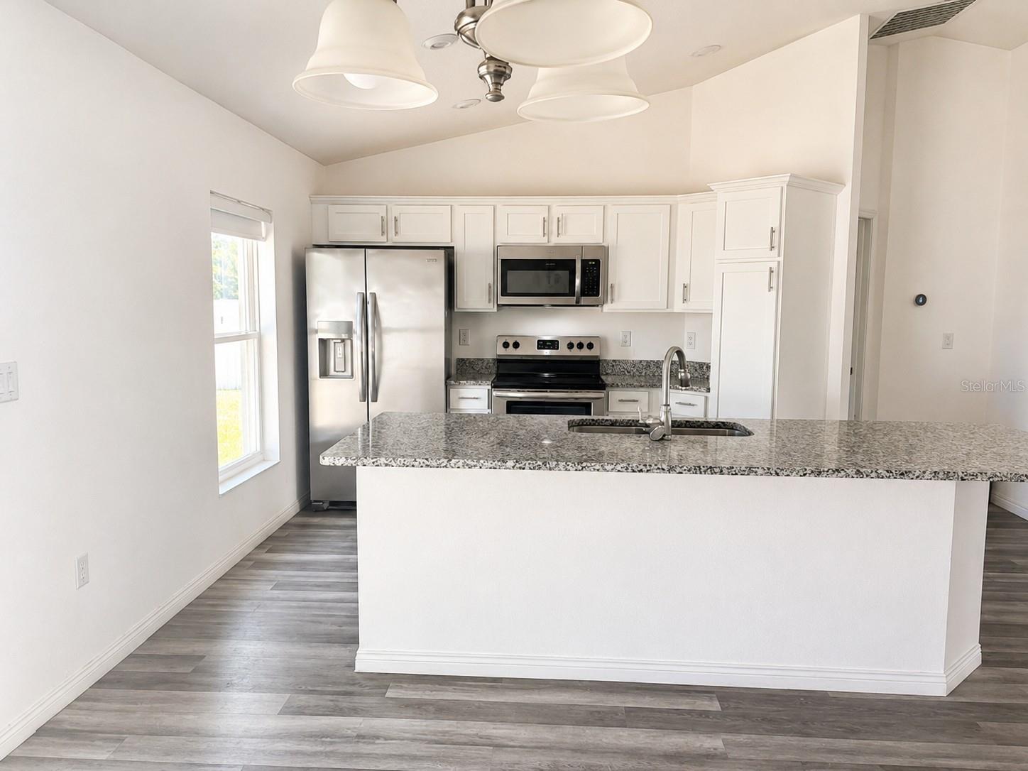 ROLLING RANCH ESTATE - Residential Lease