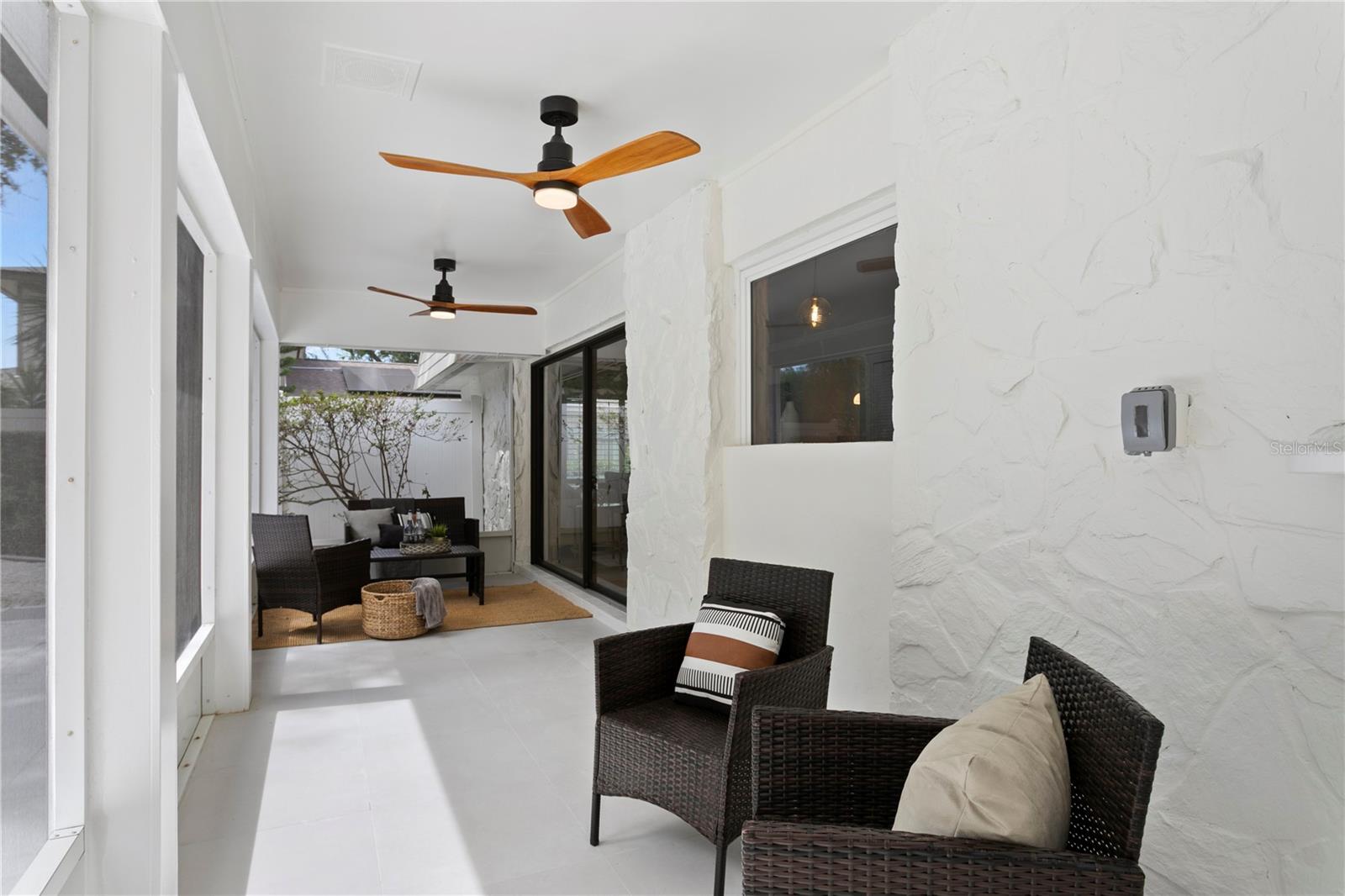 CARROLLWOOD VILLAGE SEC 1 - Residential