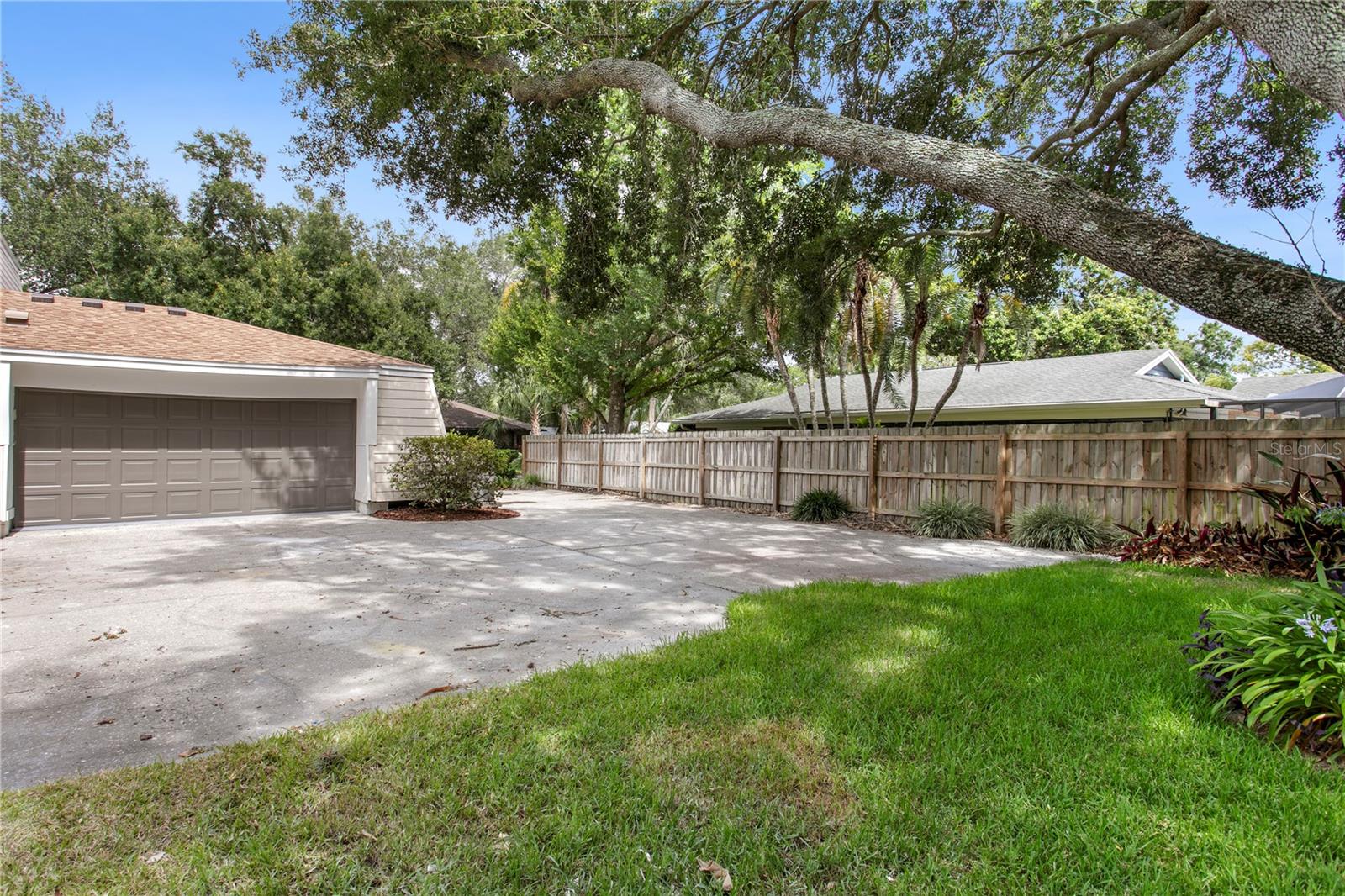 CARROLLWOOD VILLAGE SEC 1 - Residential