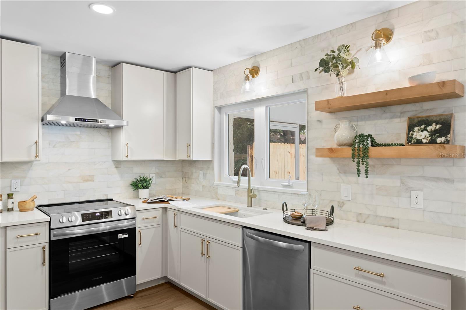 CARROLLWOOD VILLAGE SEC 1 - Residential