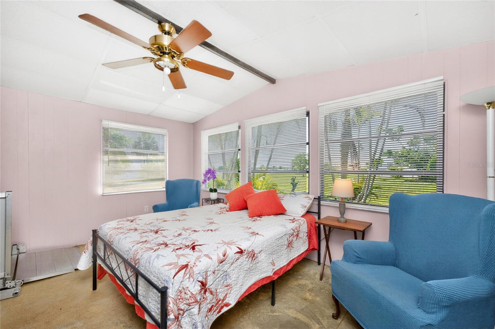 VILLAGE HOLIDAY LAKE - Residential