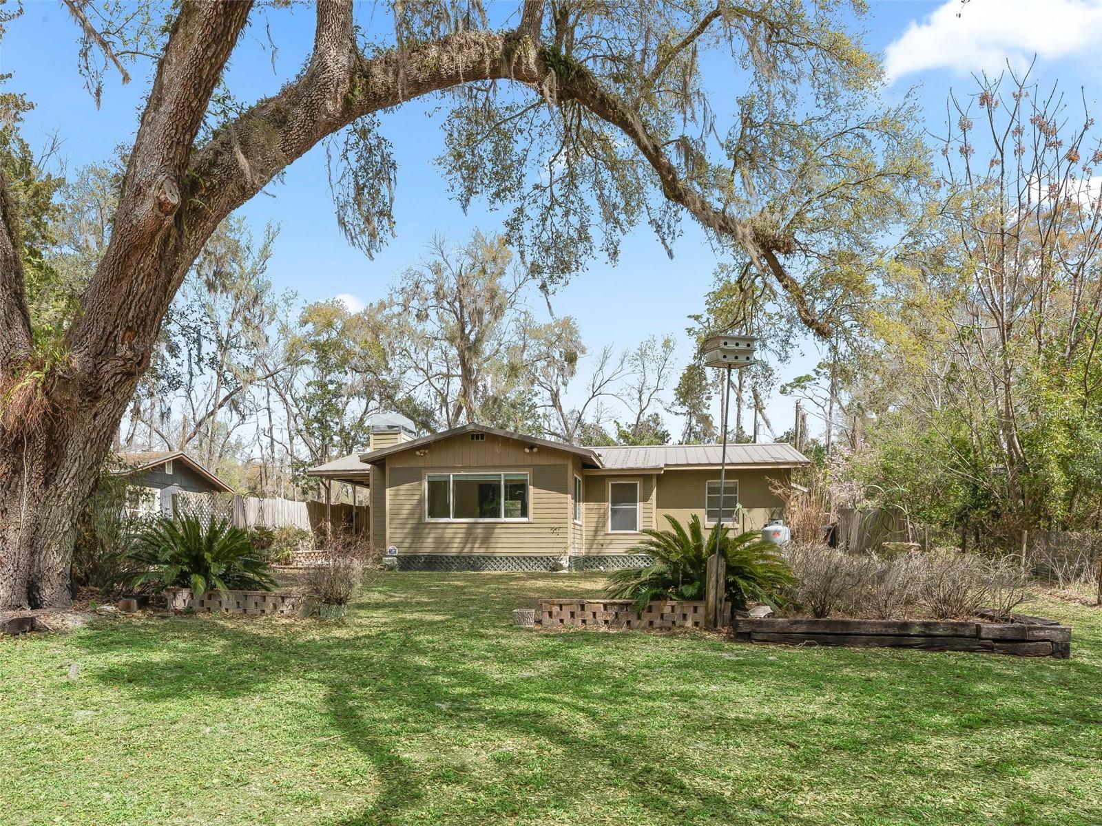 JERRY TAYLOR LANDING - Residential