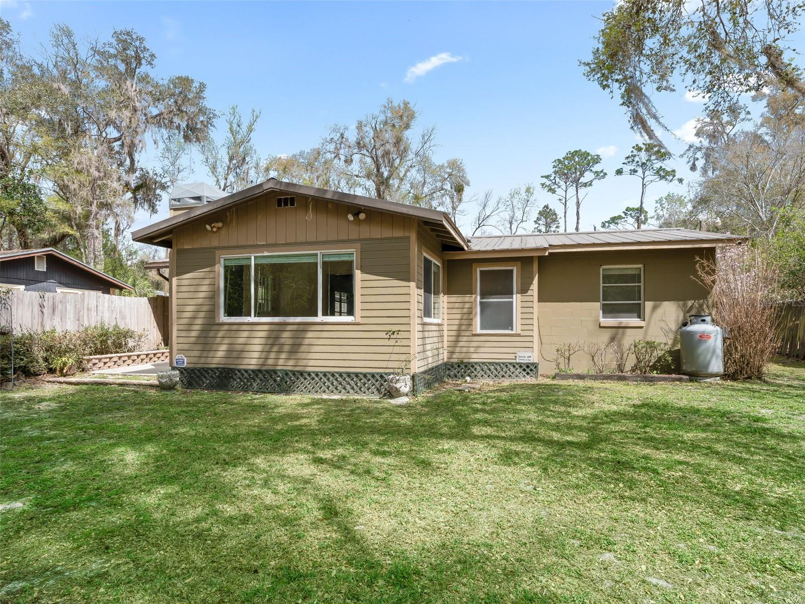 JERRY TAYLOR LANDING - Residential